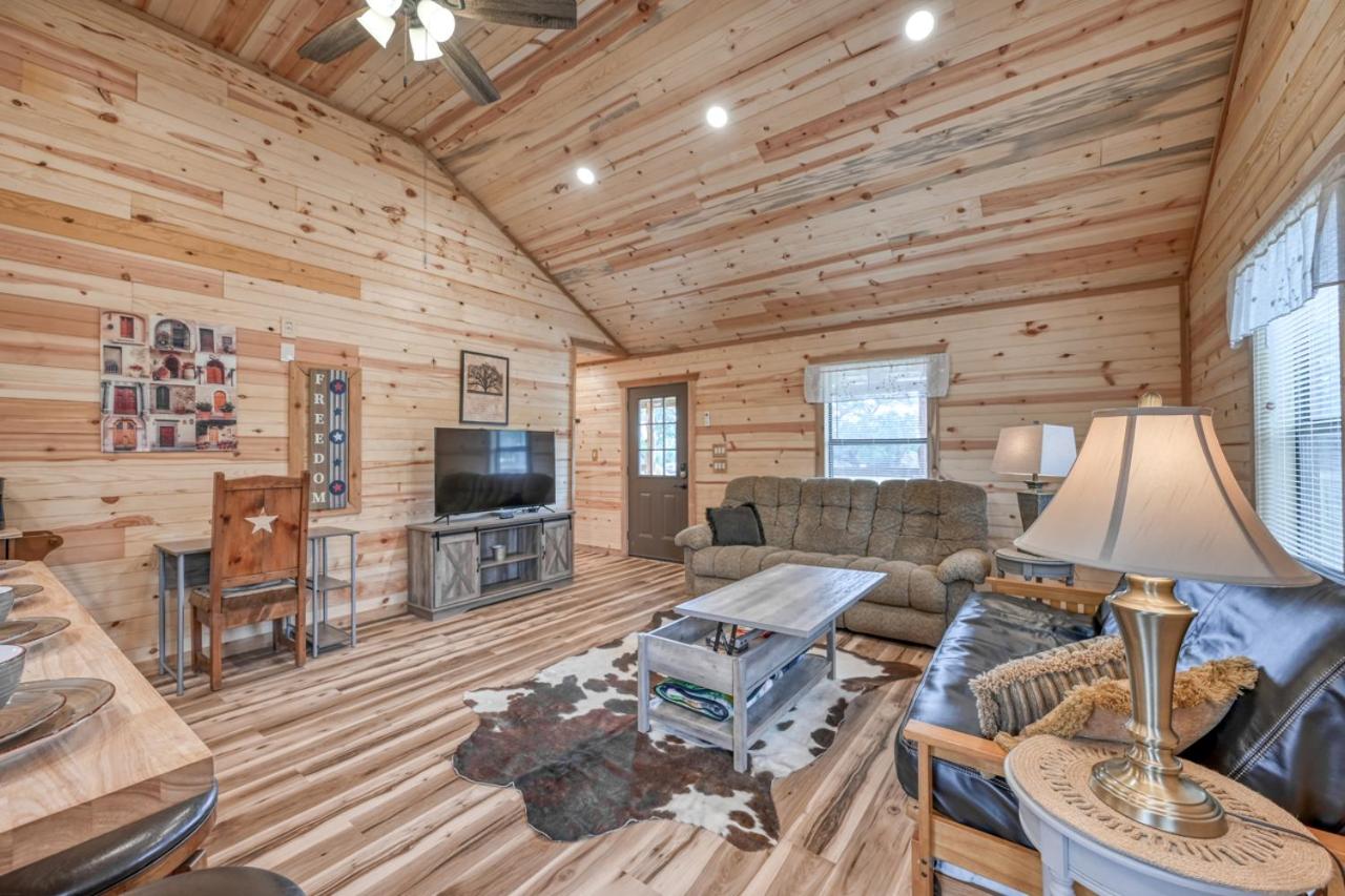 Rustic Cabin with Firepit and Grill - 10 mins to Main St view 5