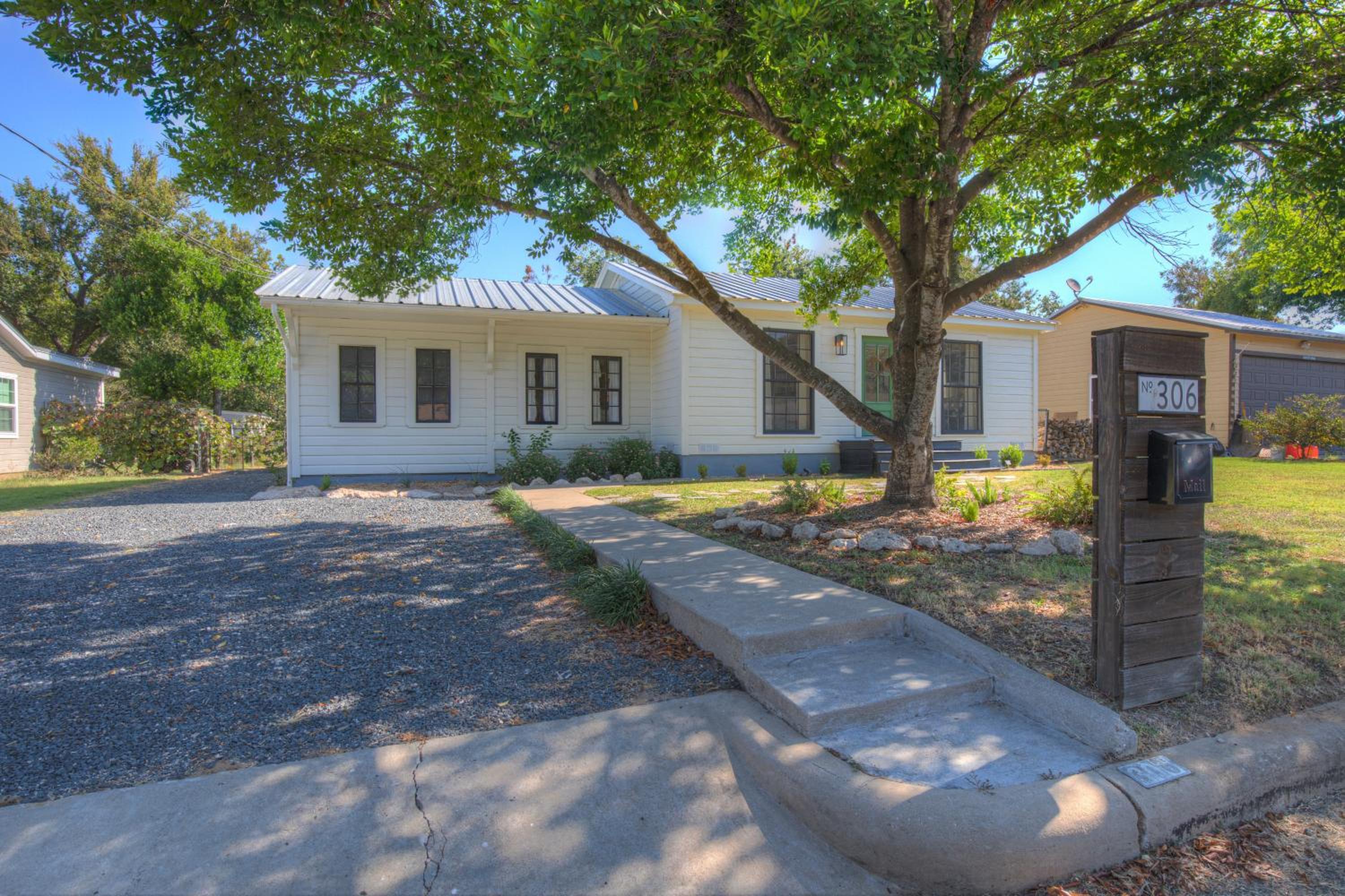Modern Farmhouse with HotTub Fire Pit & Games! view 2