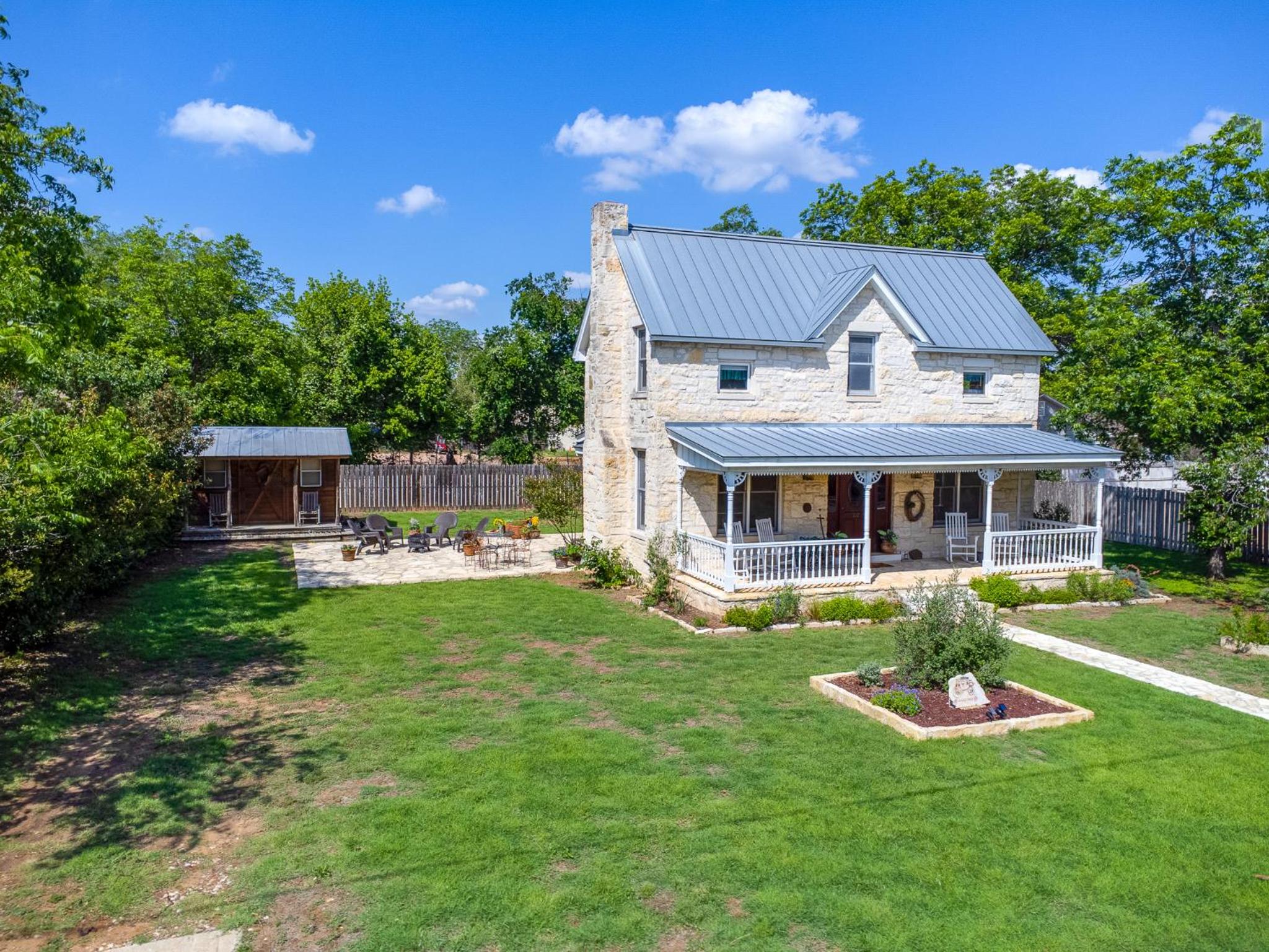 Texas Charm Texana - 15 min Walk to Main view 4