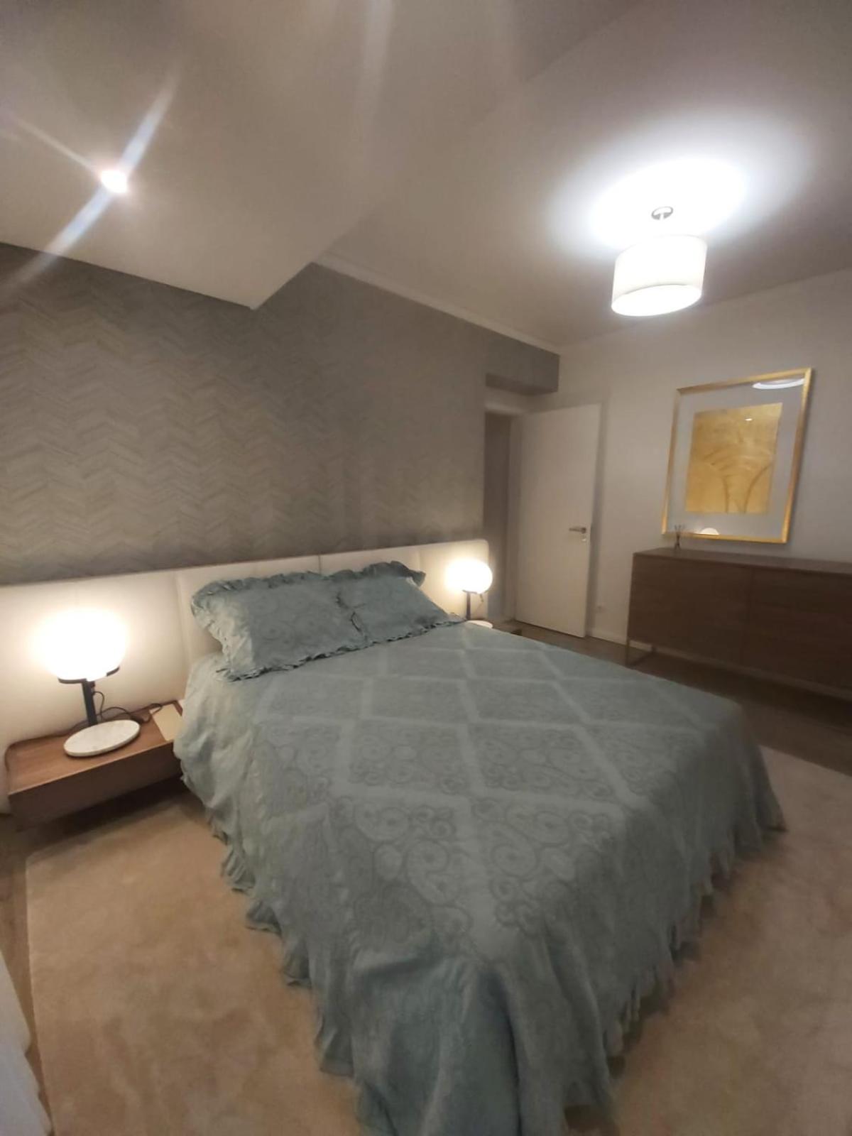 Stunning 2 Bedroom garage & balcony view 4