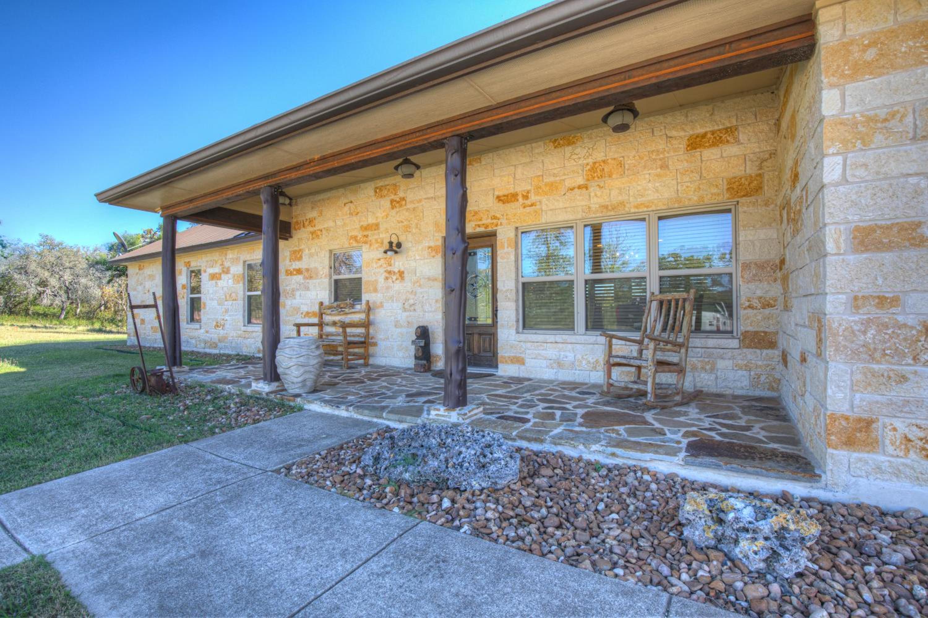 Ranch Retreat Combo with Stunning Creek View-Fire Pit view 3
