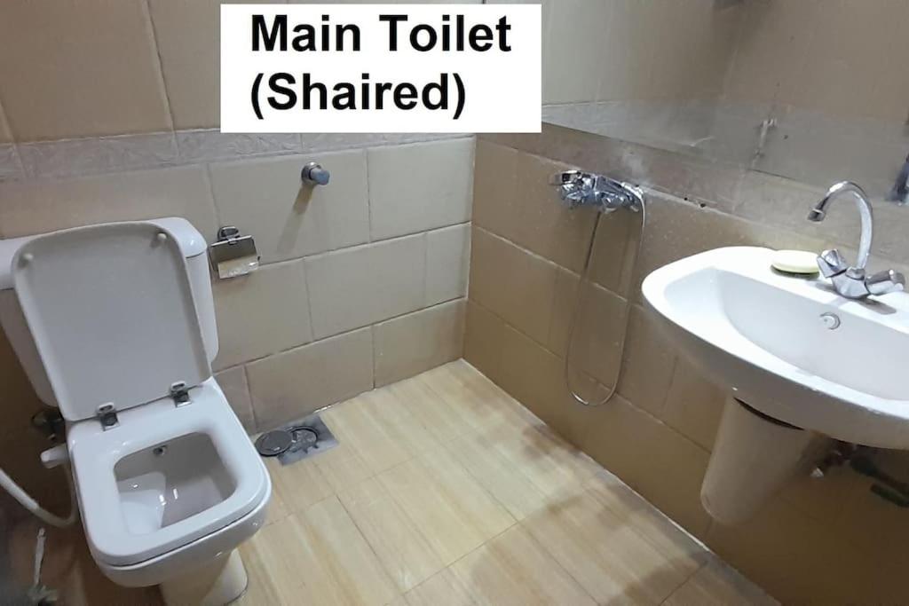 Rooms, shared apartment with a separate private entrance in Nasr City,Cairo,Egypt near the new Malaysian students building, the Abana, Al-Fajr Institute fo