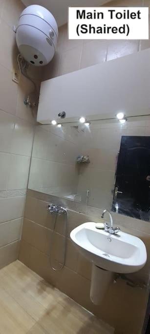 Rooms, shared apartment with a separate private entrance in Nasr City,Cairo,Egypt near the new Malaysian students building, the Abana, Al-Fajr Institute fo