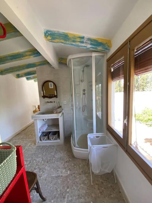 Masía con bosque privado