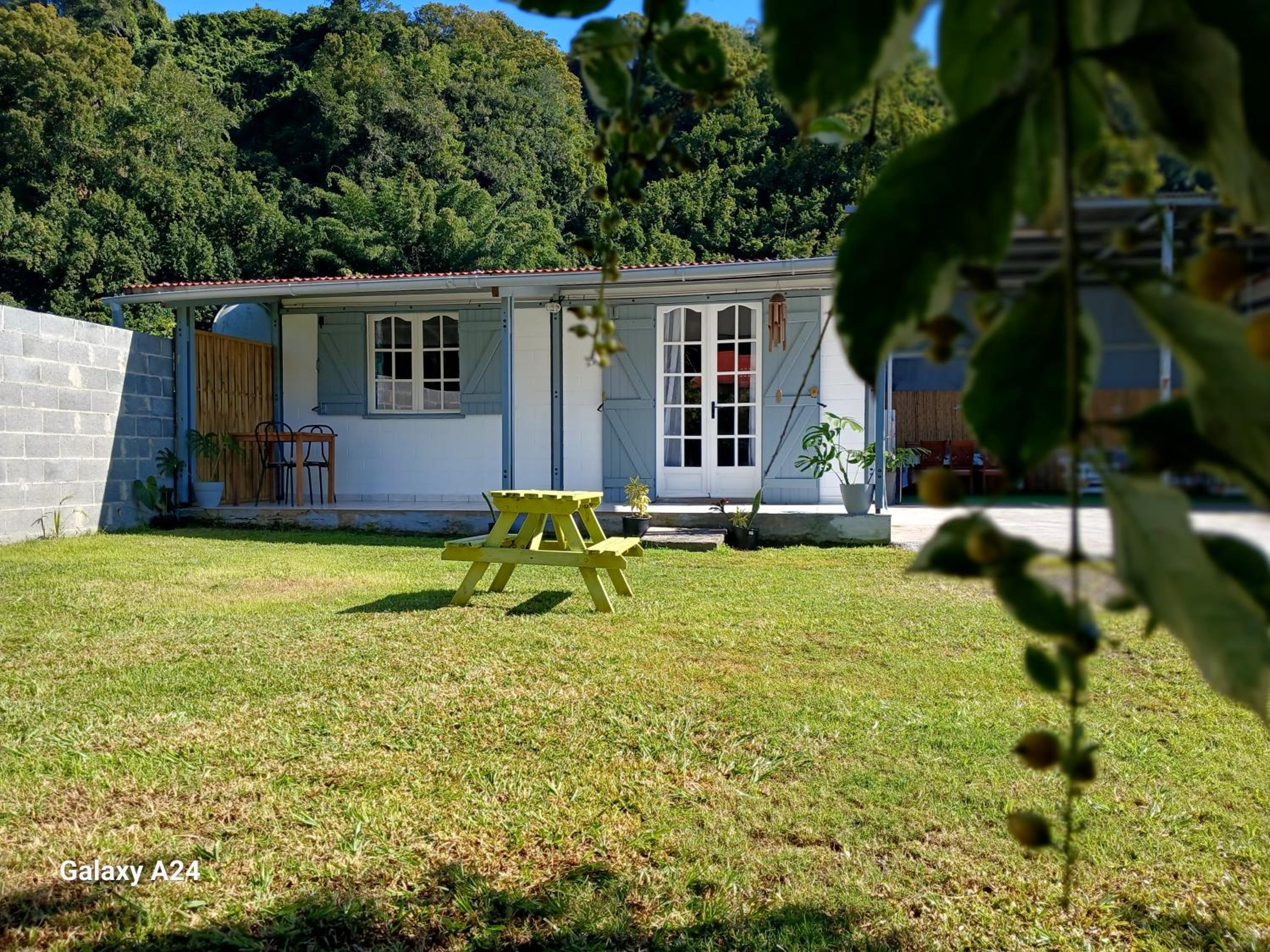 Le Recoin Exotique by ResaLoc - Maison Traditionnelle avec jardin et jacuzzy - sur la Route de Salazie view 4
