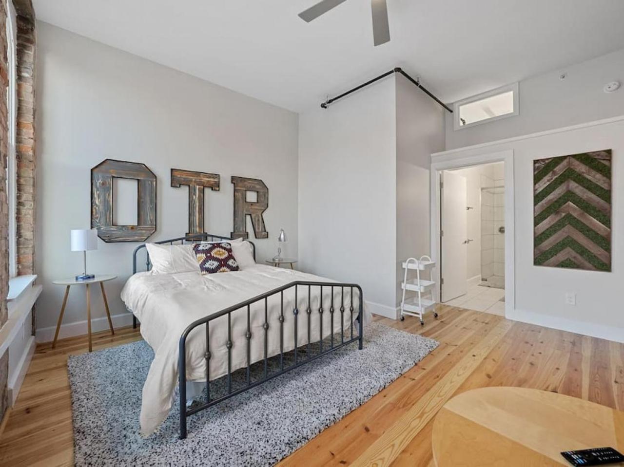 Findlay Suites Explore OTR with an Outdoor Deck view 3