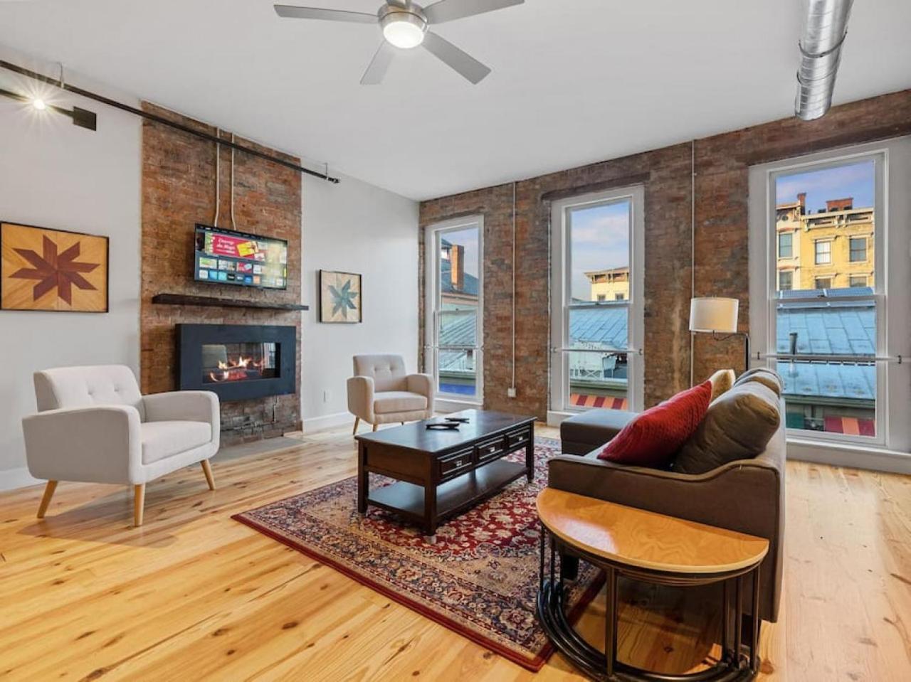 Findlay Suites Explore OTR with an Outdoor Deck view 4