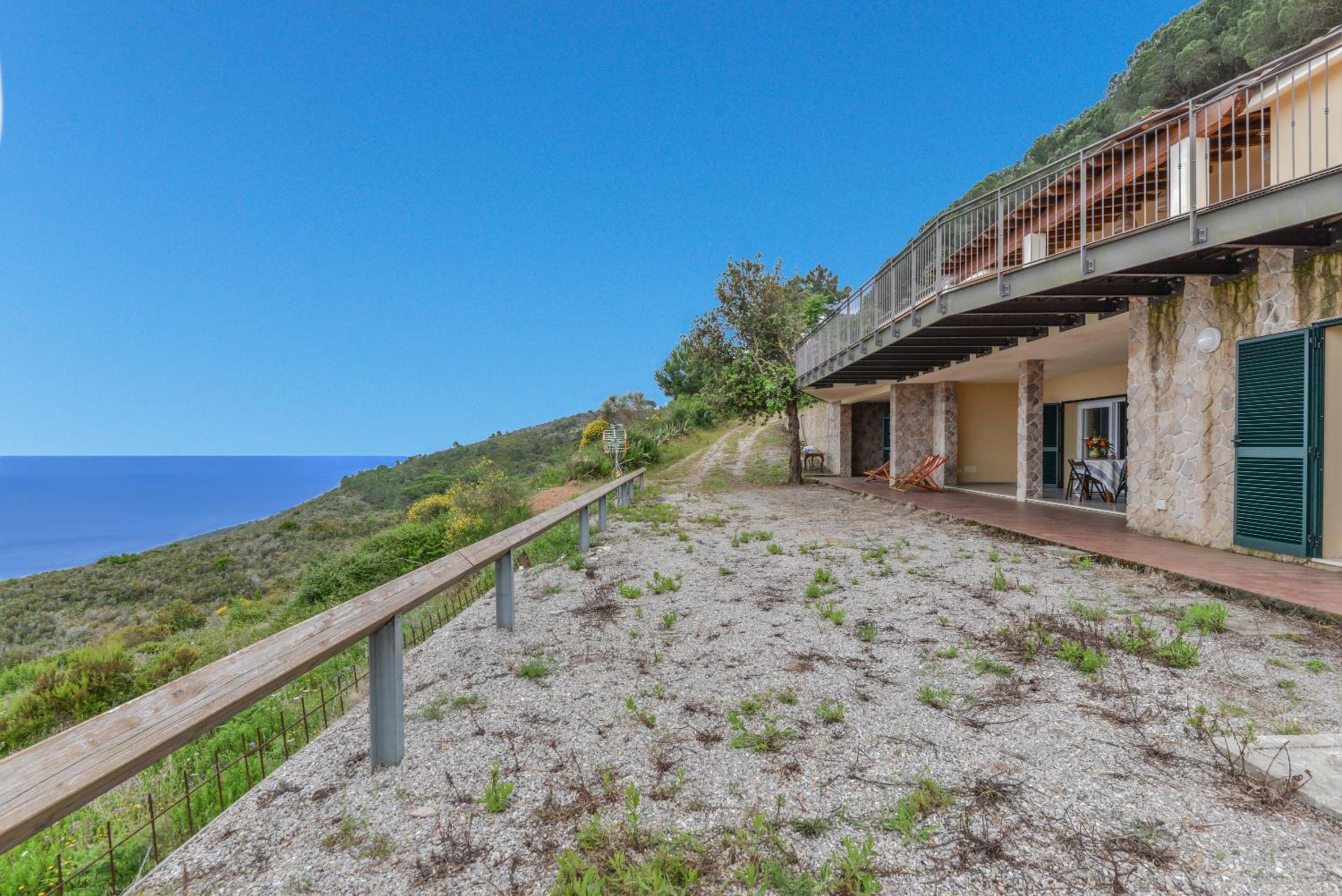 Casa Le Farfalle view 5