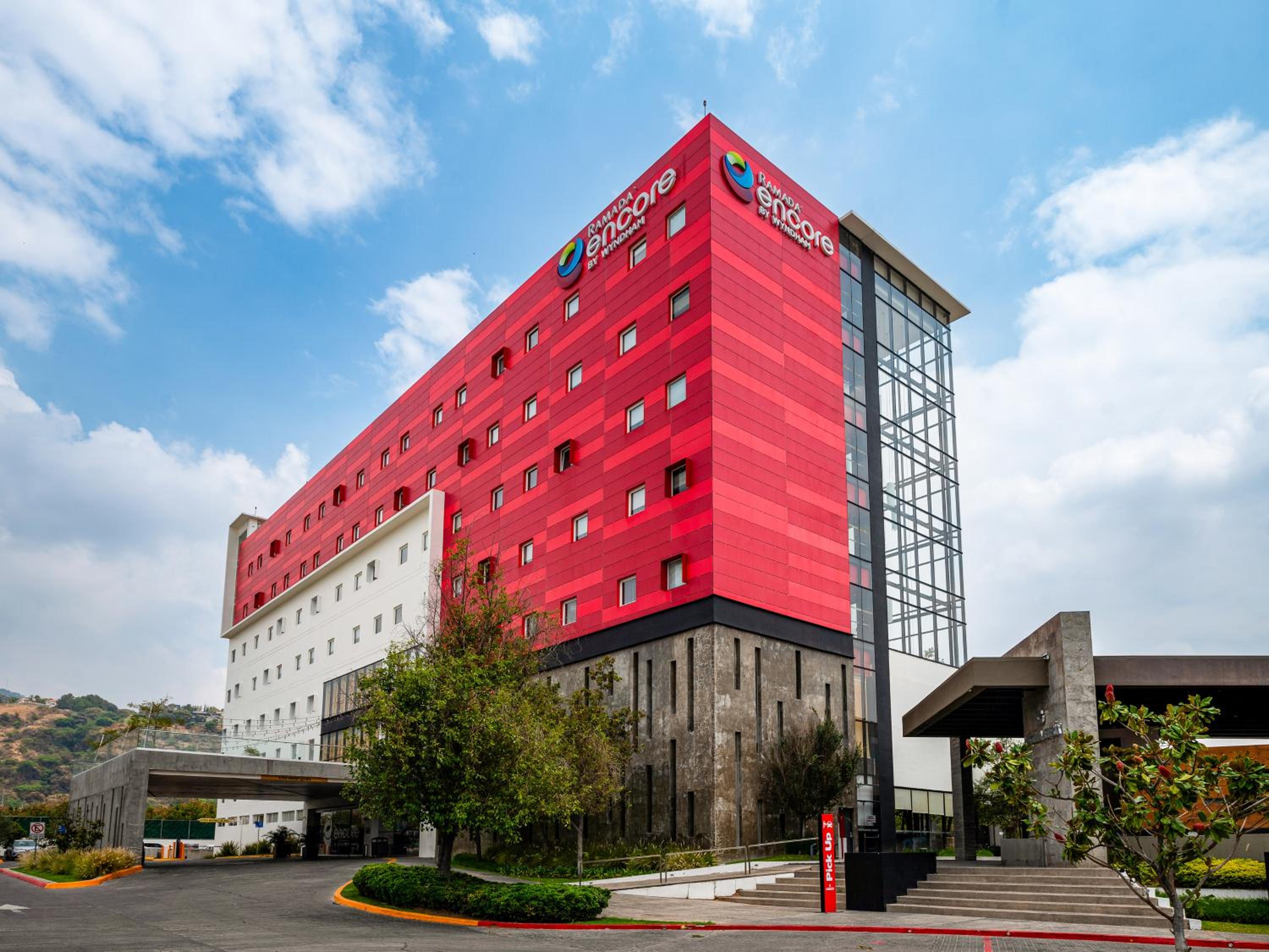 Hotel Ramada Encore by Wyndham Guadalajara Sur