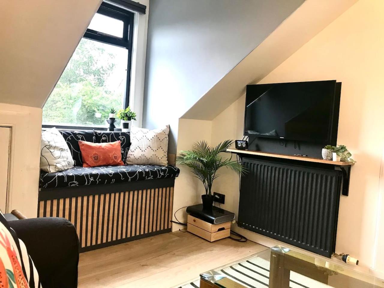 THE MORNINGSIDE APARTMENT Charming stylish apartment in the centre of Innerleithen