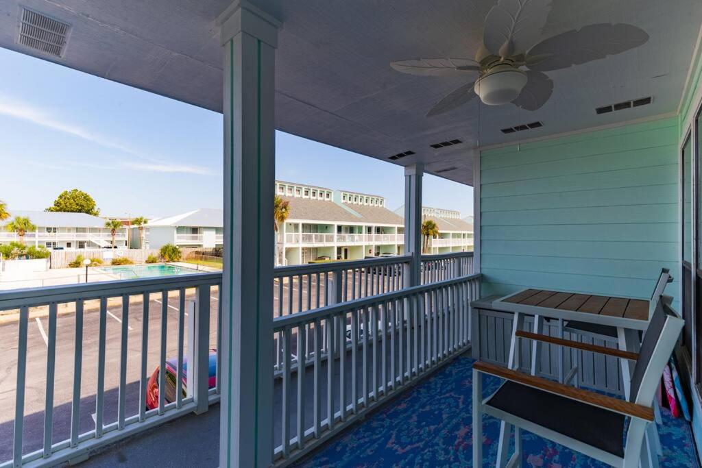 Steps to the Beach, Sleeps 6, Pool, Pickleball, 2 Balconies, Pier Park & 30A