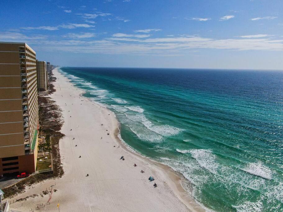 Steps to the Beach, Sleeps 6, Pool, Pickleball, 2 Balconies, Pier Park & 30A