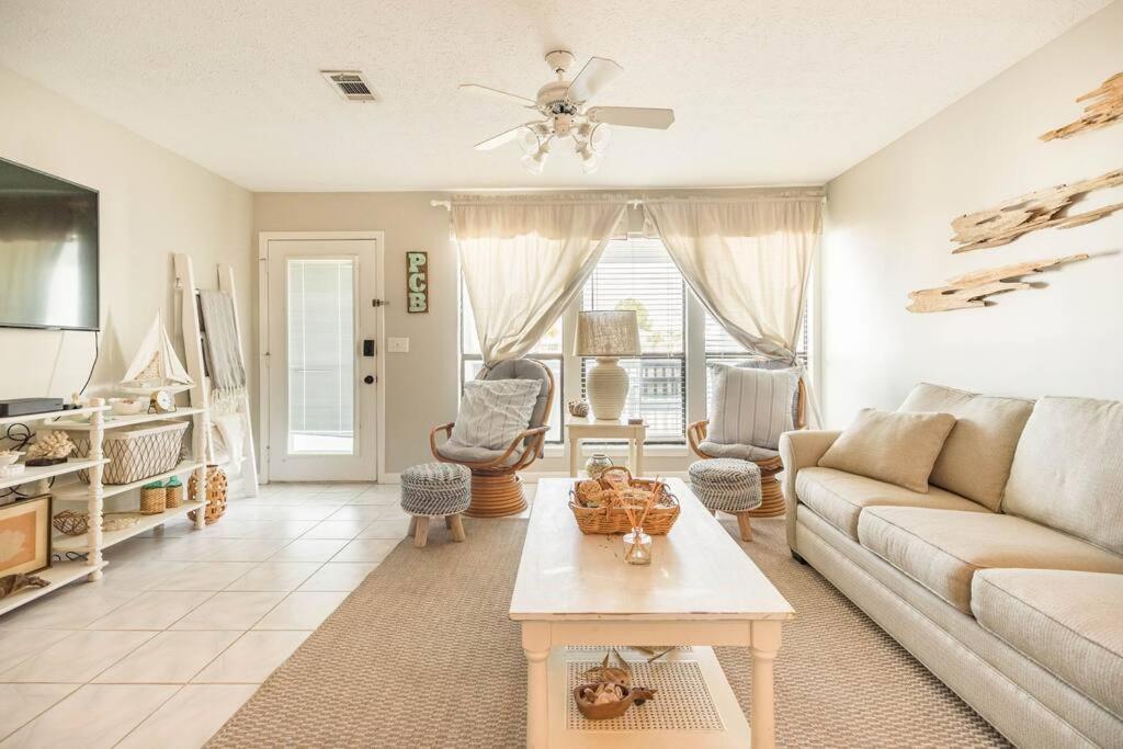 Steps to the Beach, Sleeps 6, Pool, Pickleball, 2 Balconies, Pier Park & 30A