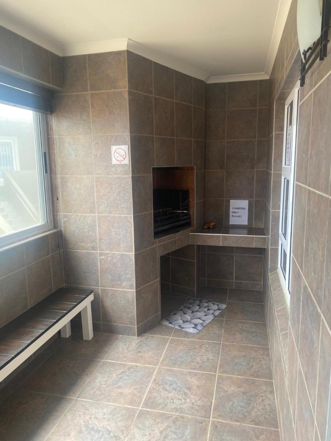 Riekert's Self-Catering Apartment @Silver Sands view 5