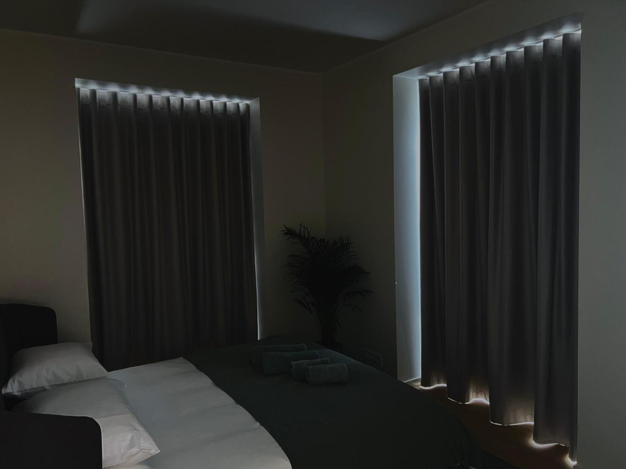Brand new city centre apartment, free parking spot view 4