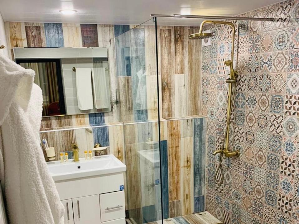 Luxury Aspar Apartment