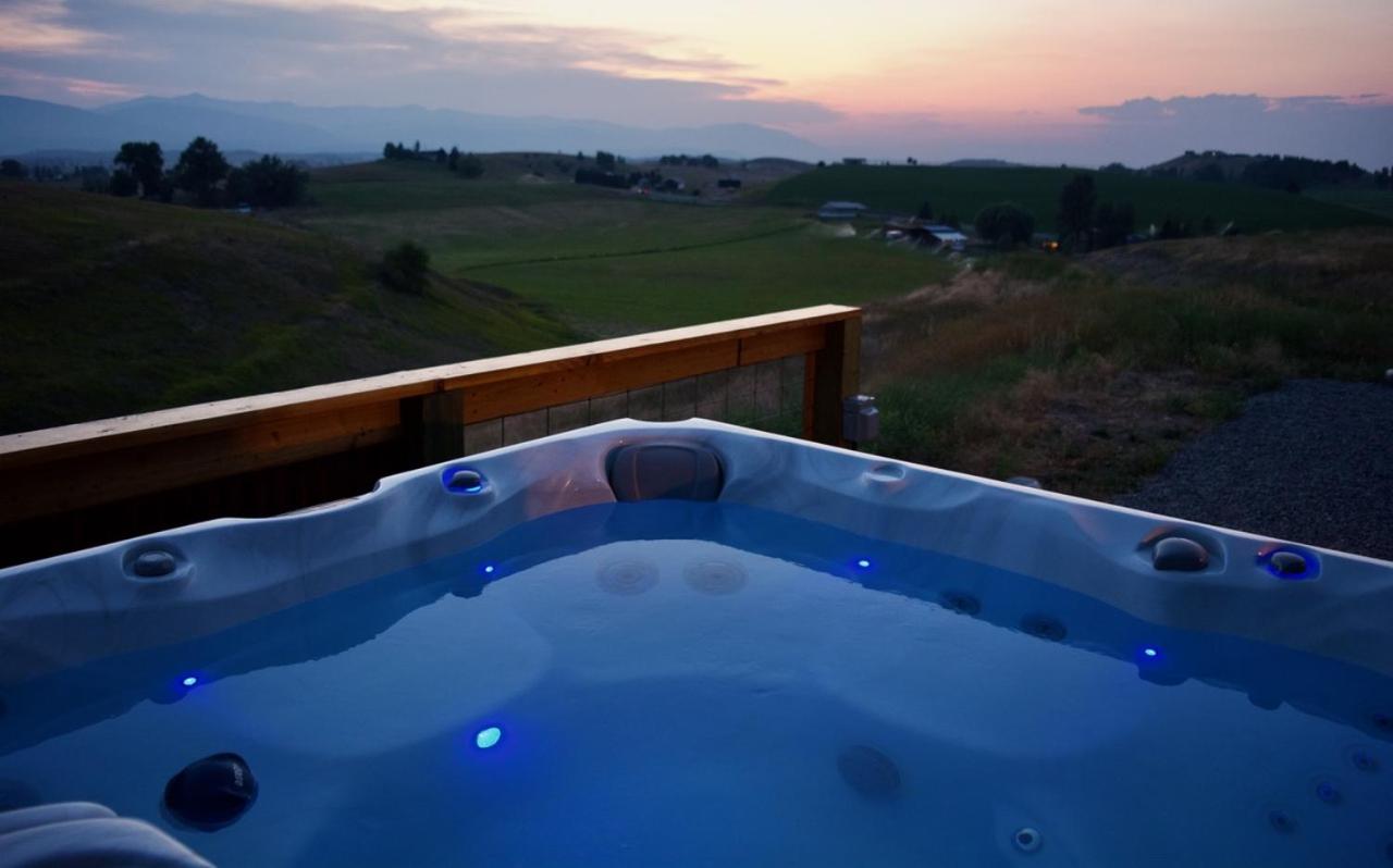 Ridgeline Retreat - beautiful getaway with views view 2