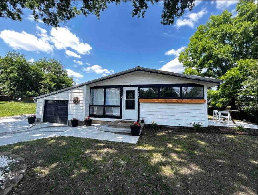 8th Street Haven - 3 bedroom House in DT Hamilton