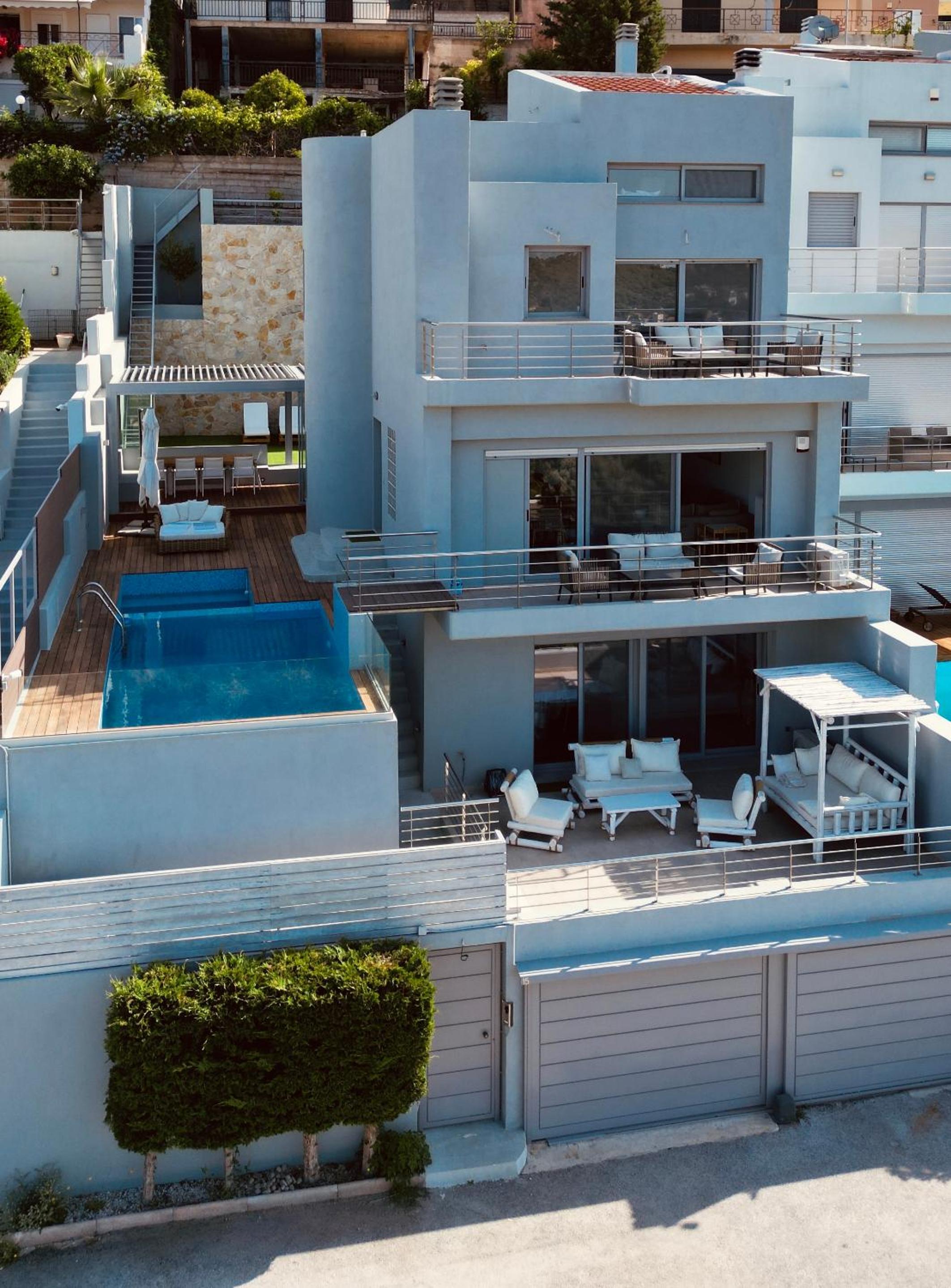 Hotel Villa Azzura with sea view & private pool at Athens Riviera - Image 1