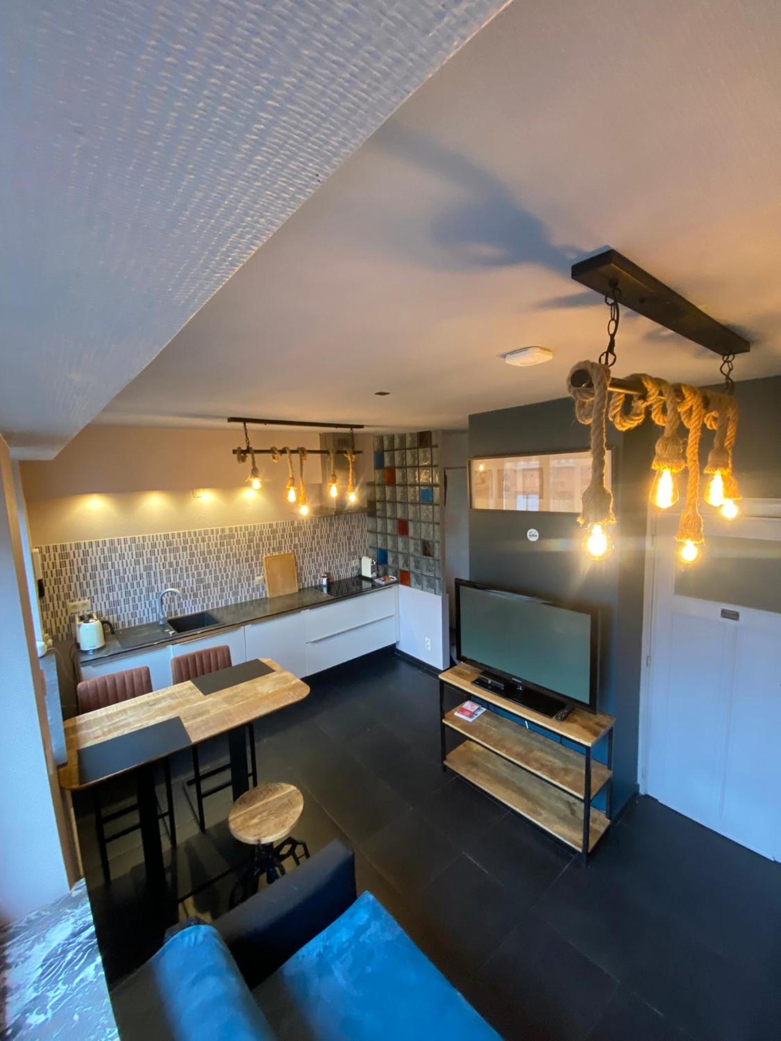 J and R Brussels City Apartment