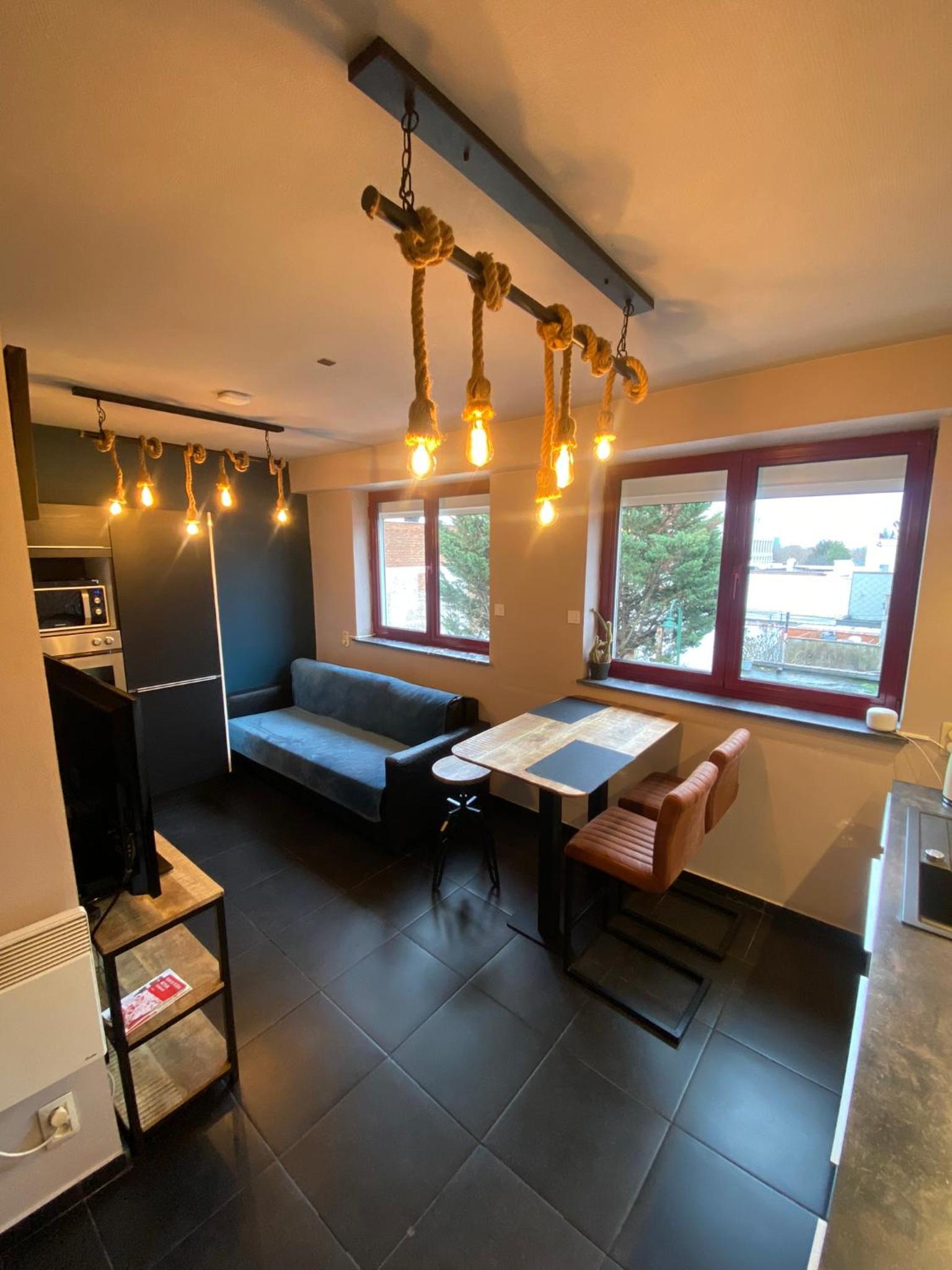 J and R Brussels City Apartment