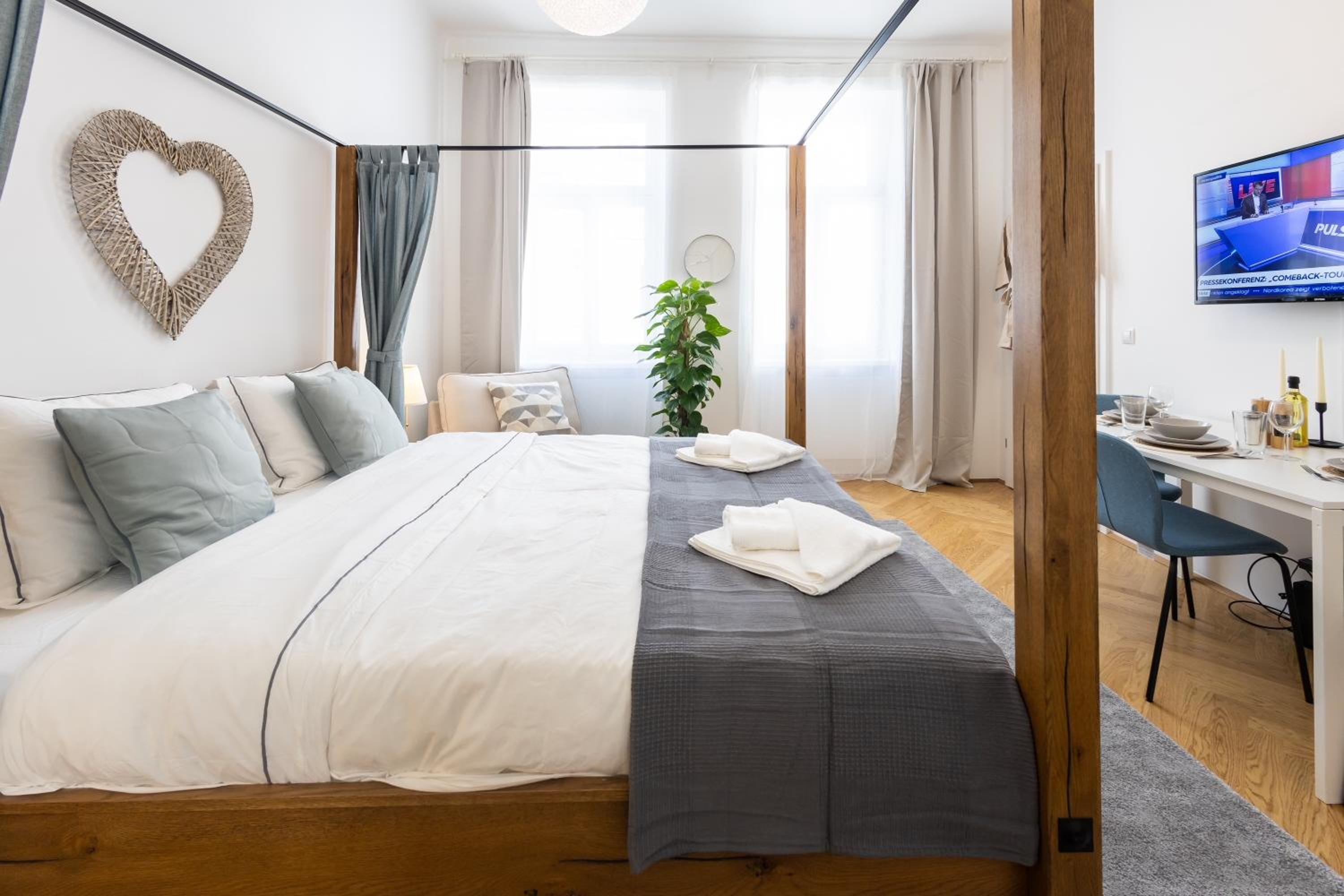 10 min walk to Schonbrunn l Deluxe Suite