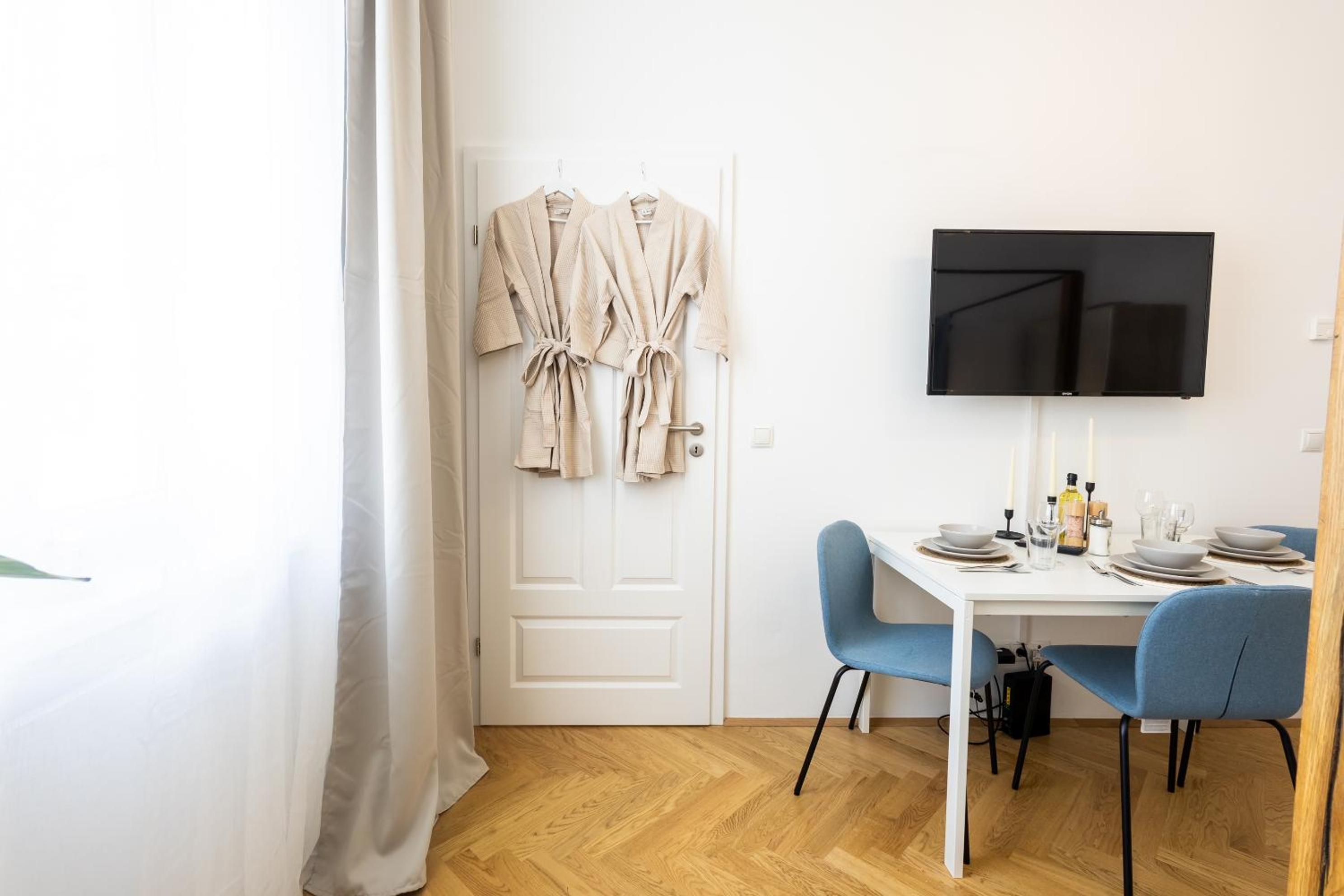 10 min walk to Schonbrunn l Deluxe Suite
