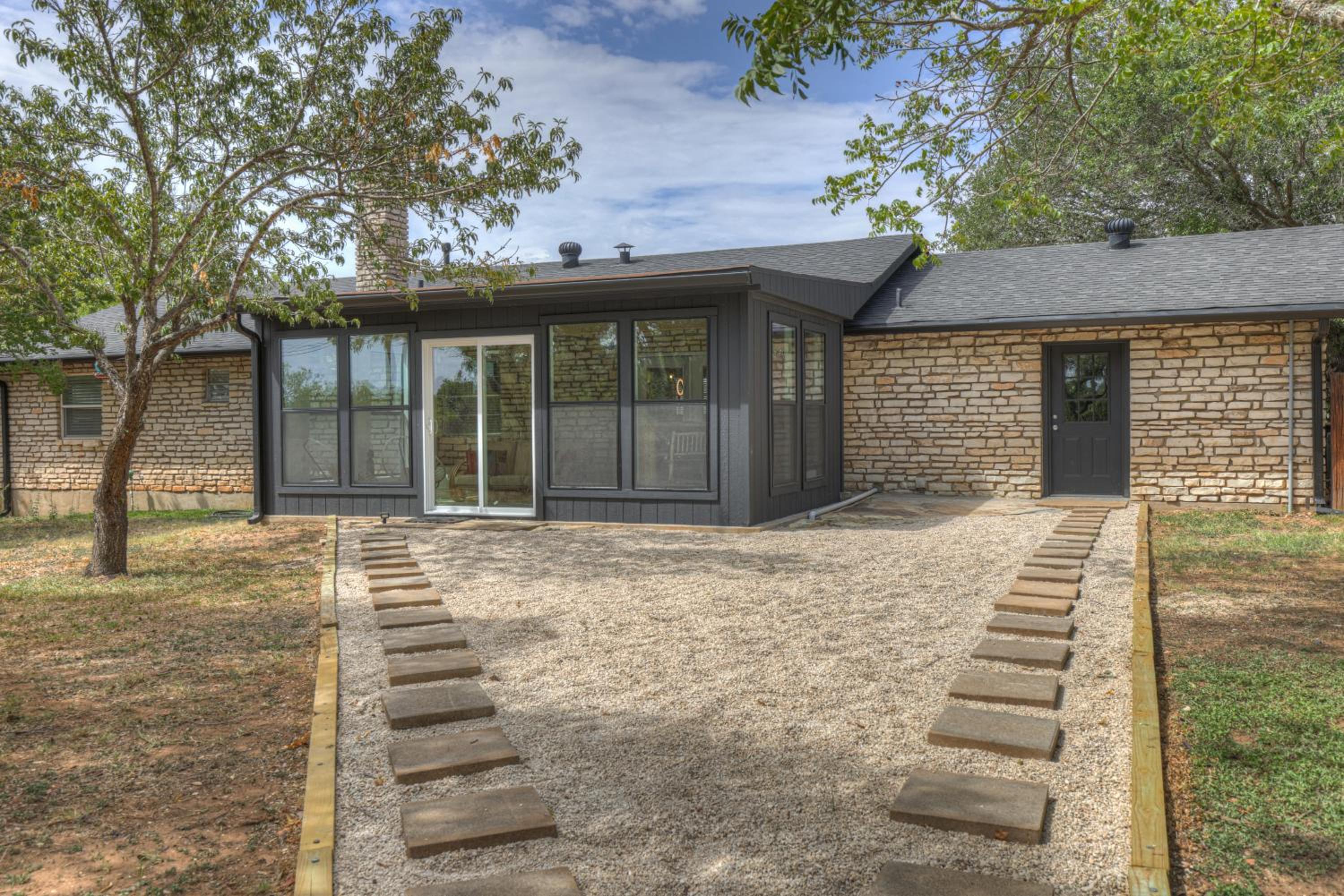 Eclectic Fun Haus with Hot Tub - 3 Min Drive to Main view 2