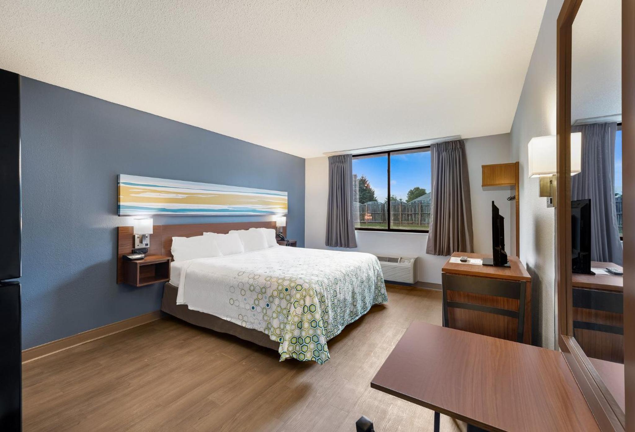 HomeTowne Studios by Red Roof Painted Post - Property Image 12