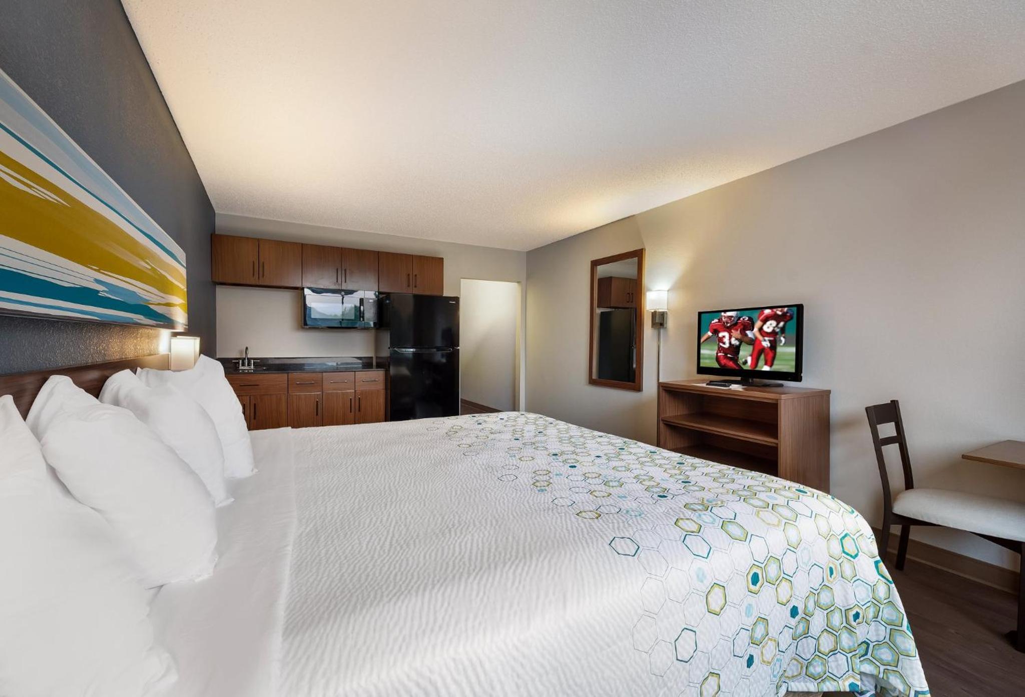 HomeTowne Studios by Red Roof Painted Post - Property Image 6