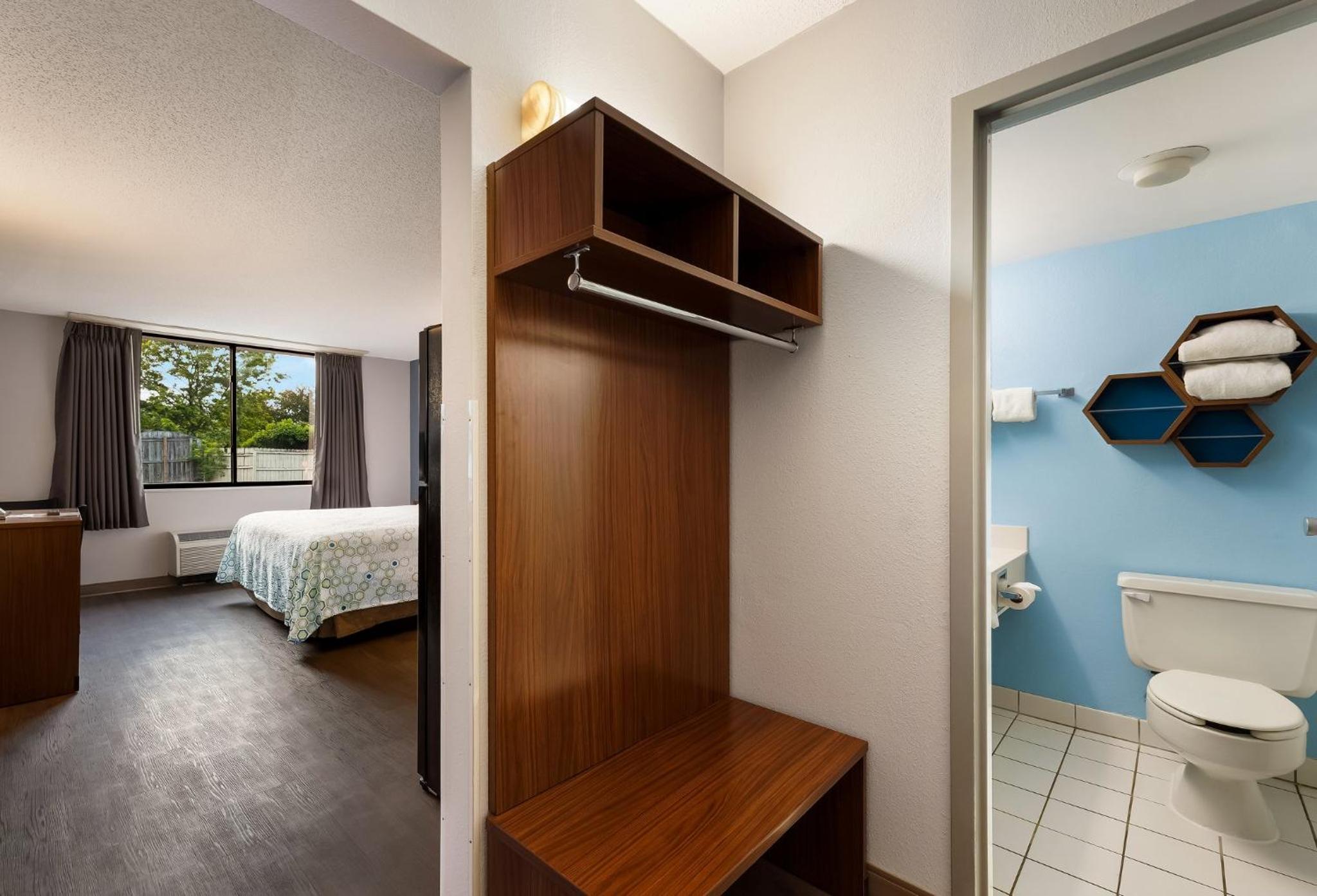 HomeTowne Studios by Red Roof Painted Post - Property Image 7