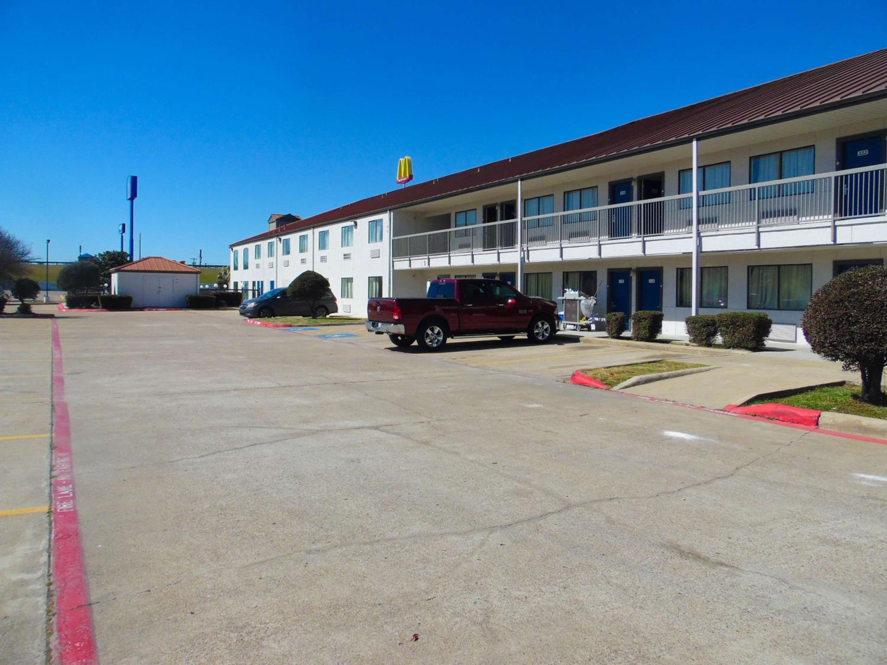 Corsicana Vacations - Motel 6-Ennis, TX - Property Image 3
