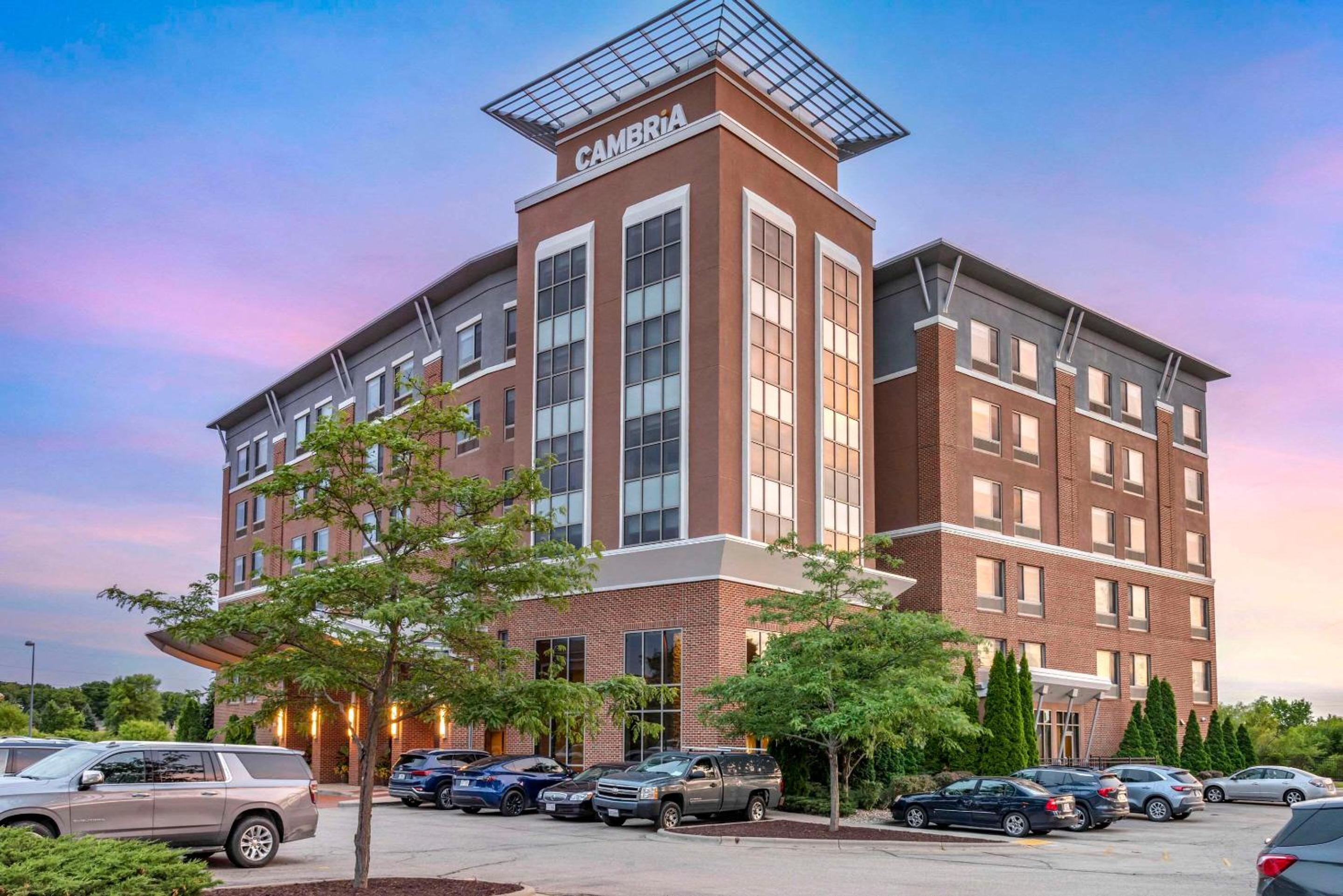 Hotel Cambria Hotel Madison East - Image 1