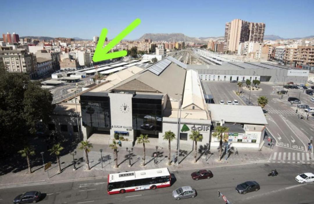 Super Estudio 2 "a pasos de la Estación Renfe" view 2