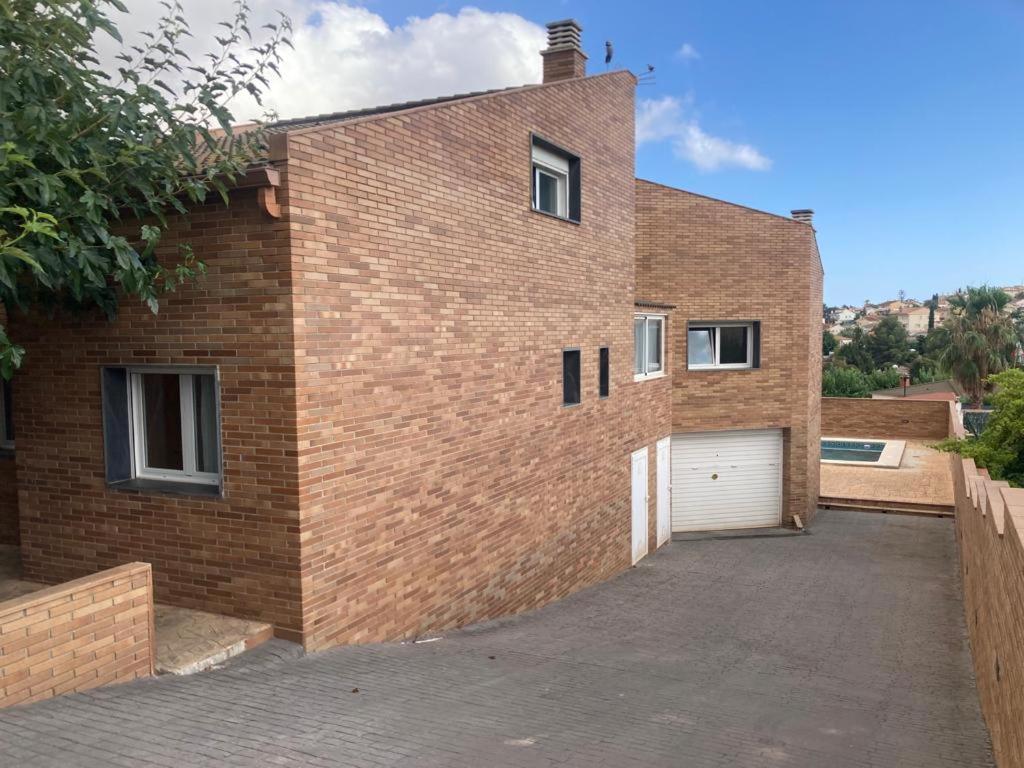 GRANDIOSO CHALET EN CASTELL DE POBLA MONTORNES