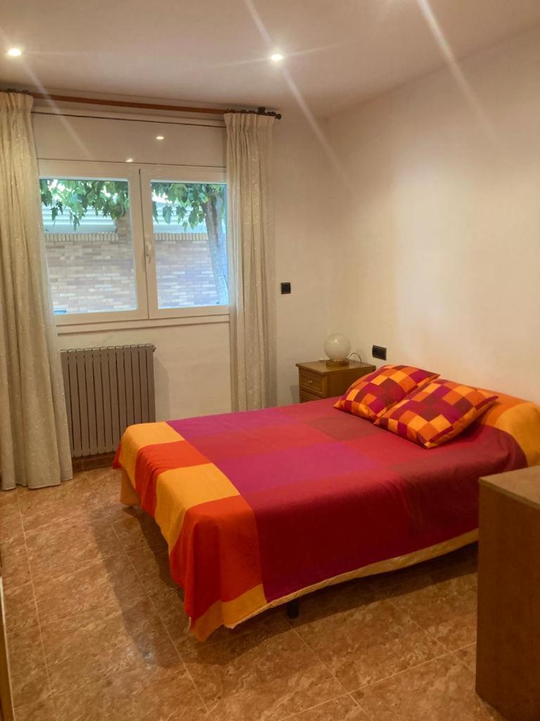 GRANDIOSO CHALET EN CASTELL DE POBLA MONTORNES