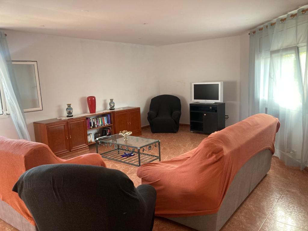 GRANDIOSO CHALET EN CASTELL DE POBLA MONTORNES