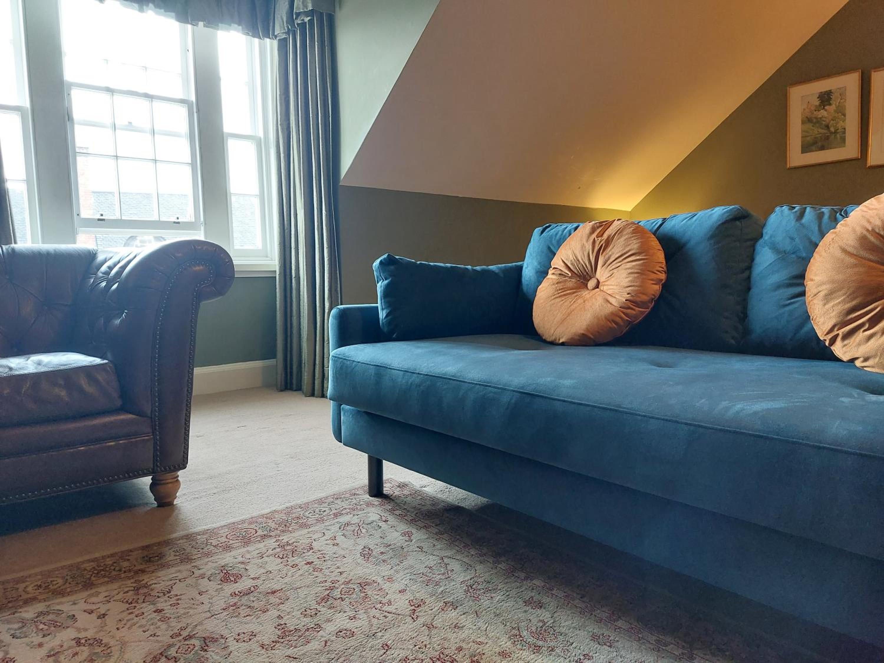 Stunning 5BR Royal Mile Penthouse