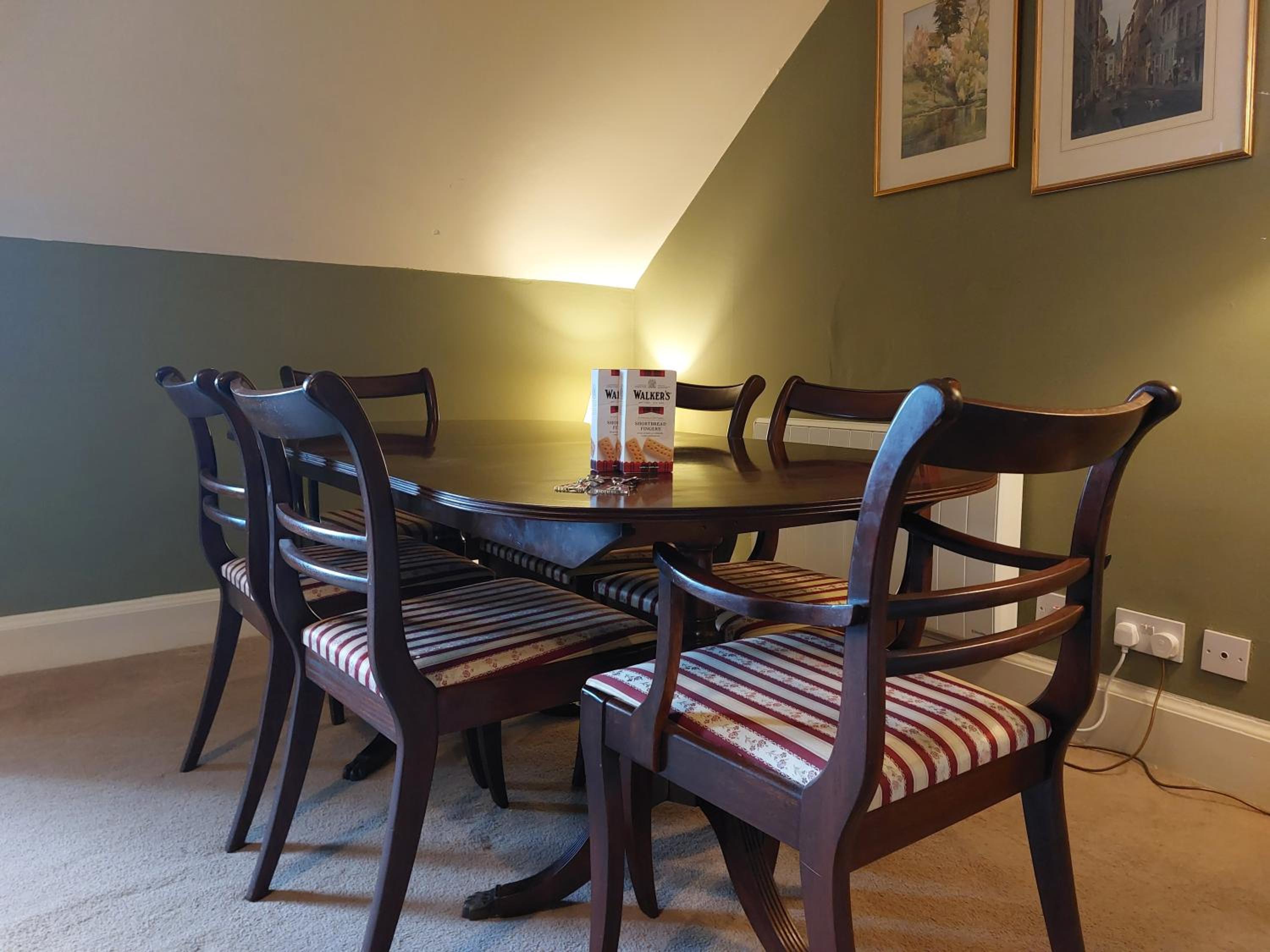 Stunning 5BR Royal Mile Penthouse