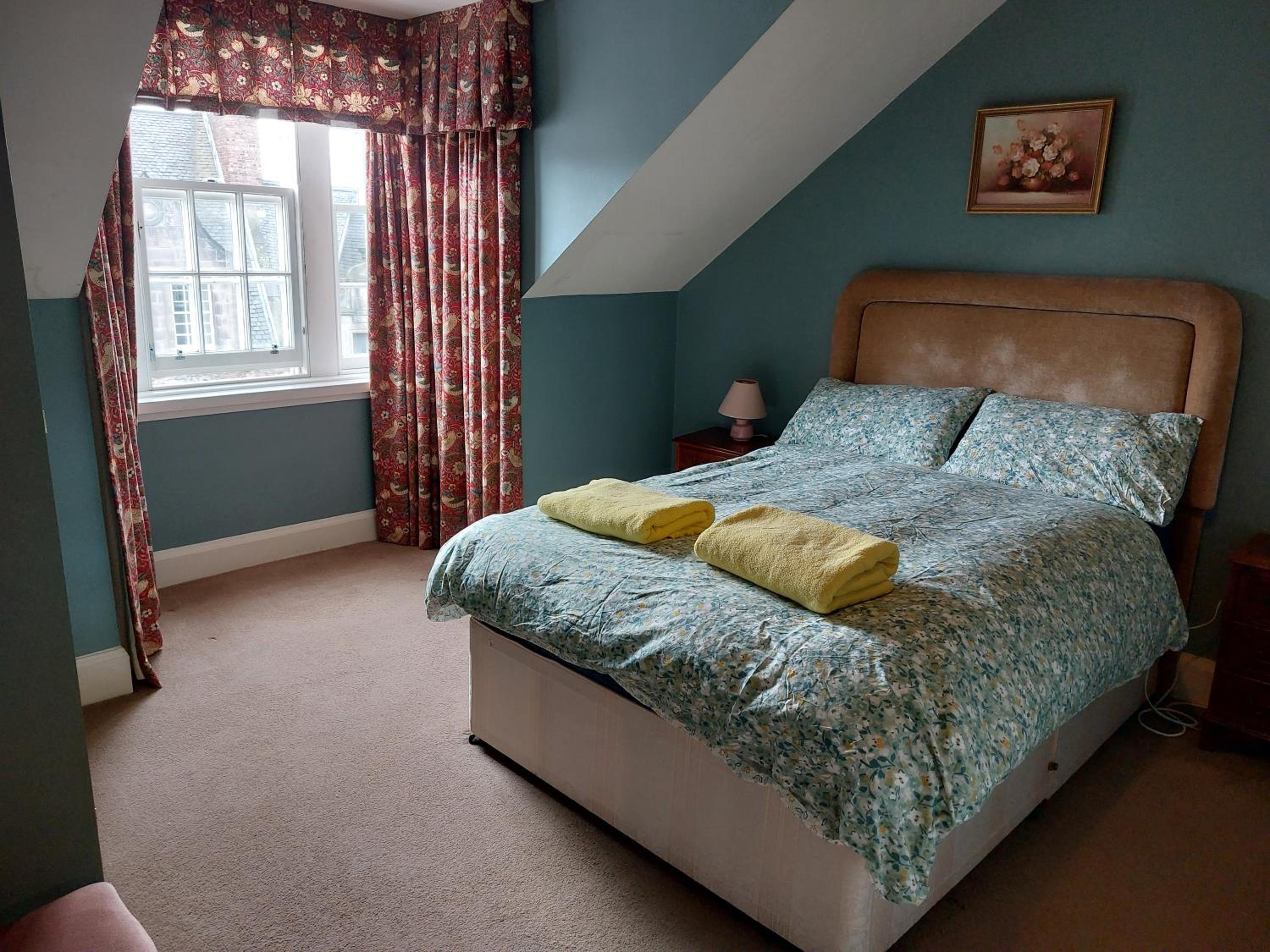Stunning 5BR Royal Mile Penthouse