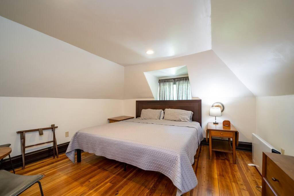 Historic Marshall Inn Private Rental next to downtown