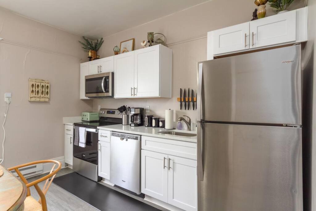 Historic 2 KING BED 1 Bath Near Downtown Spokane view 4