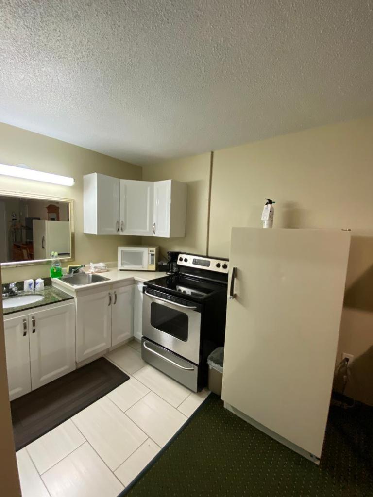 Angus Inn Motel