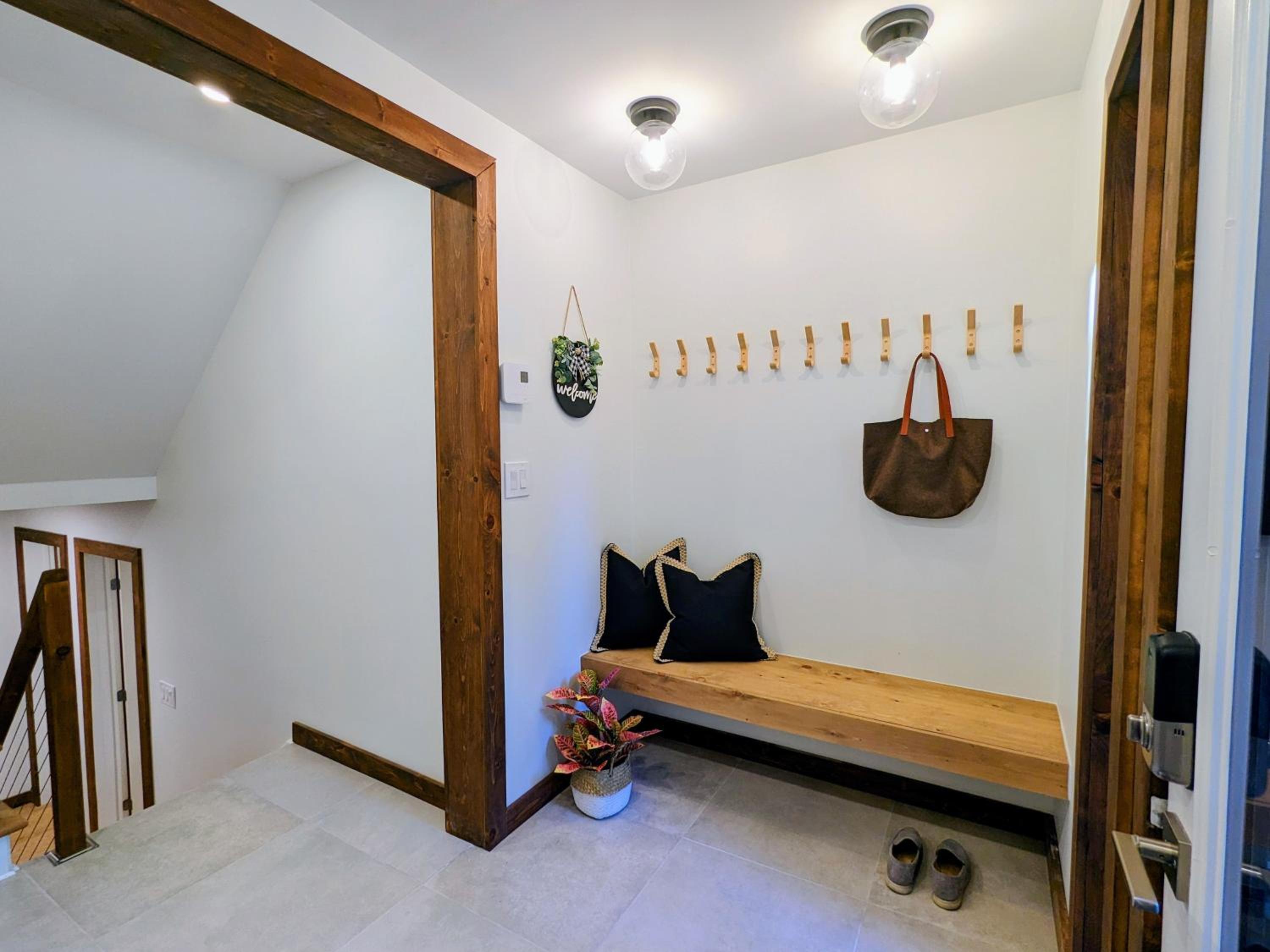 Ski in Tremblant & Mont Blanc - Views, Spa and Pool table