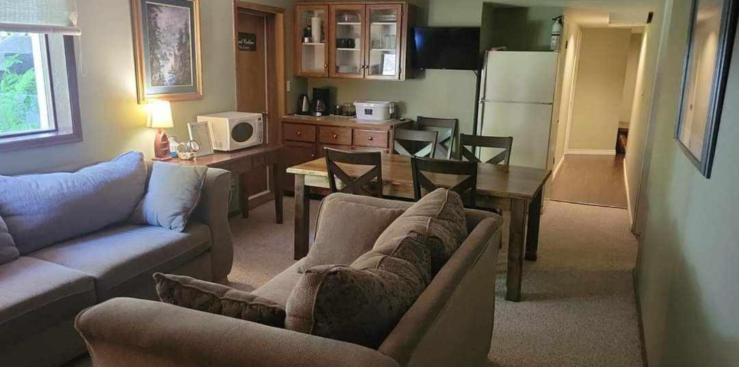 Riverbend Guest House
