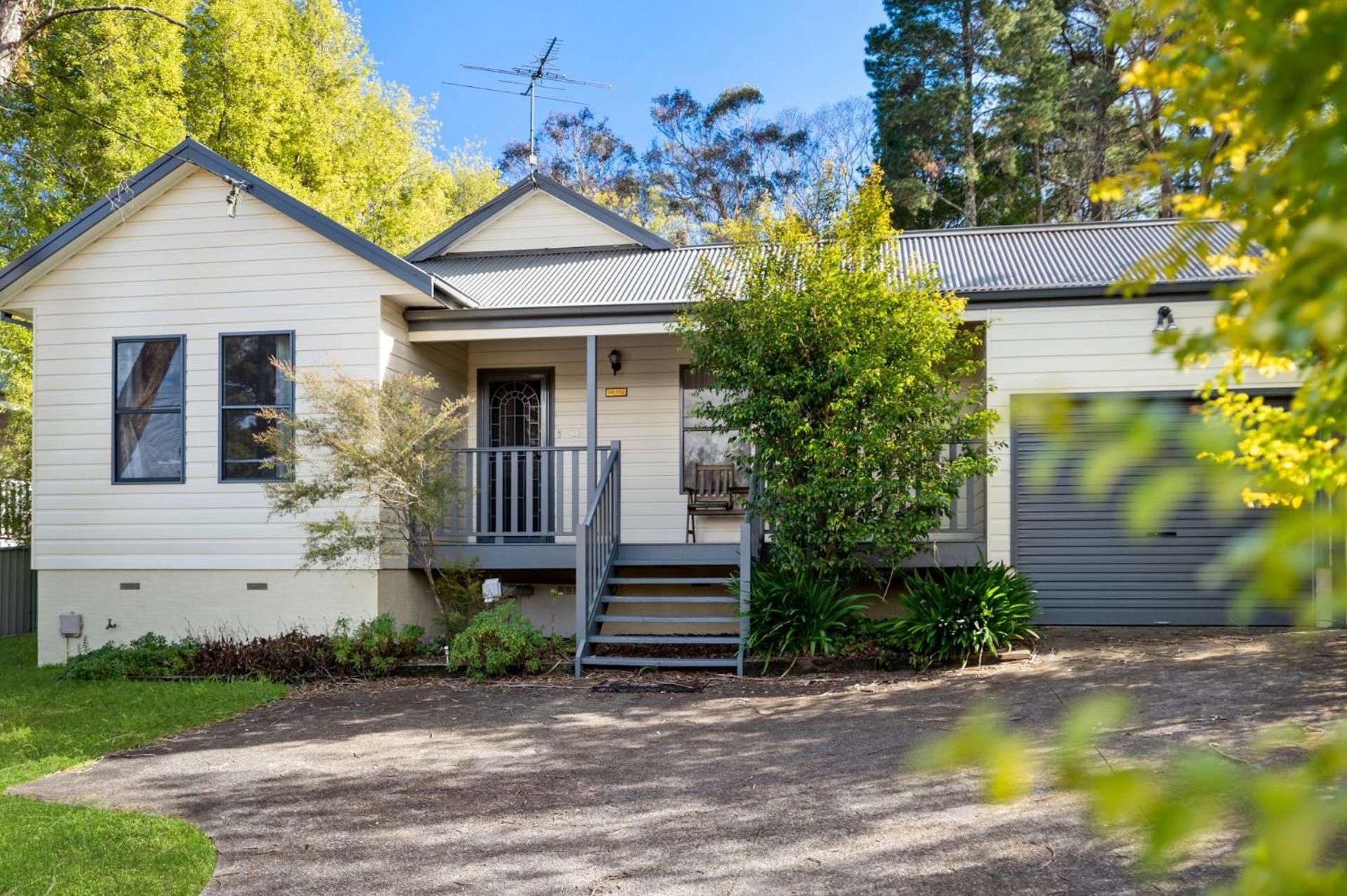Katoomba Vacations - Scenic Cottage - Property Image 1