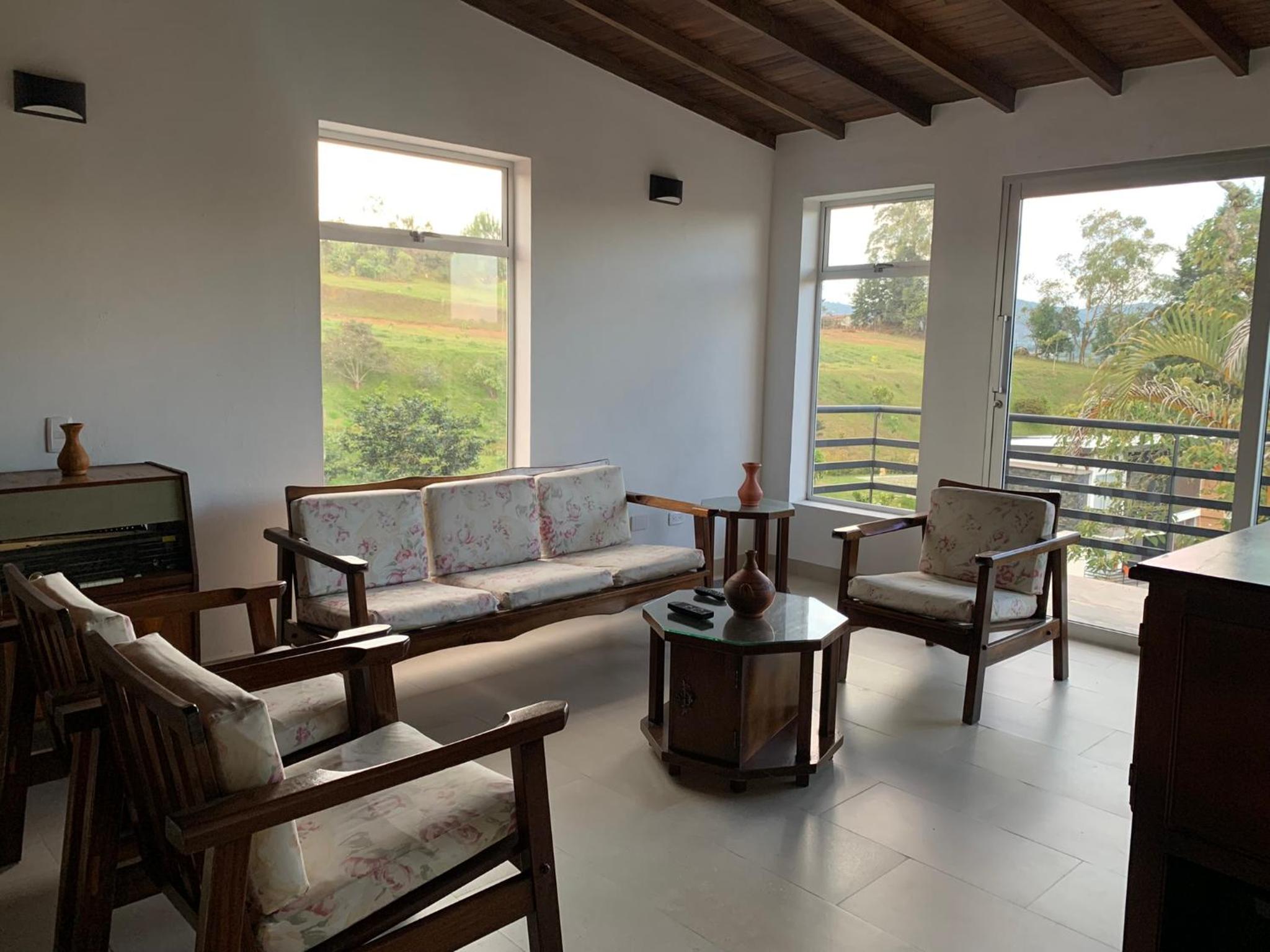 Hermosa casa de campo en ambiente tranquilo.