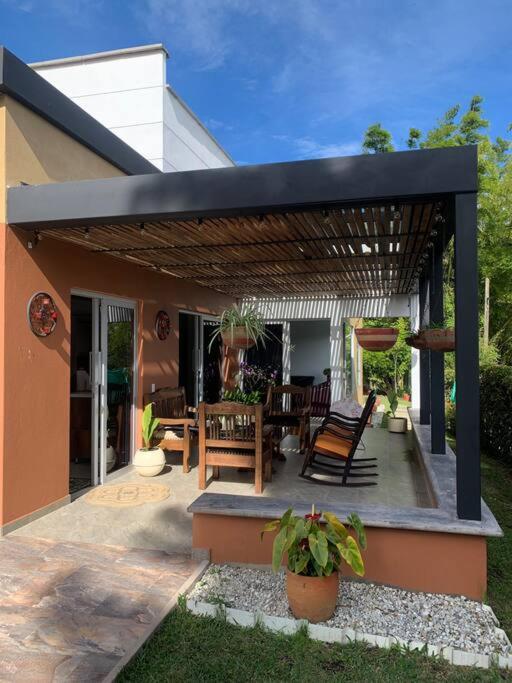 Hermosa casa de campo en ambiente tranquilo.