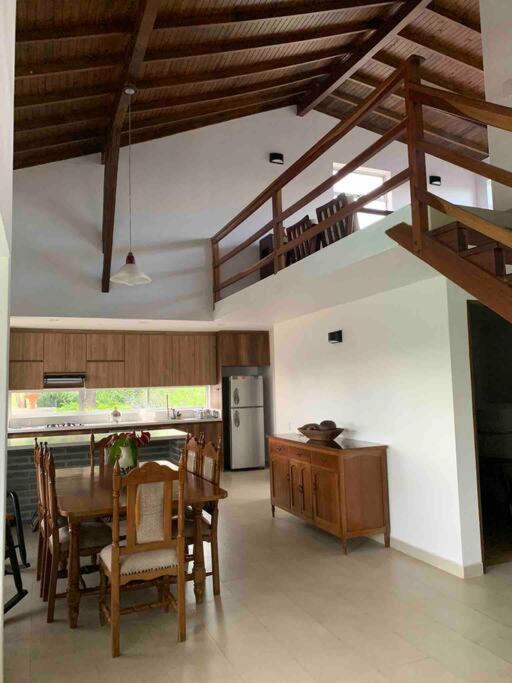 Hermosa casa de campo en ambiente tranquilo.