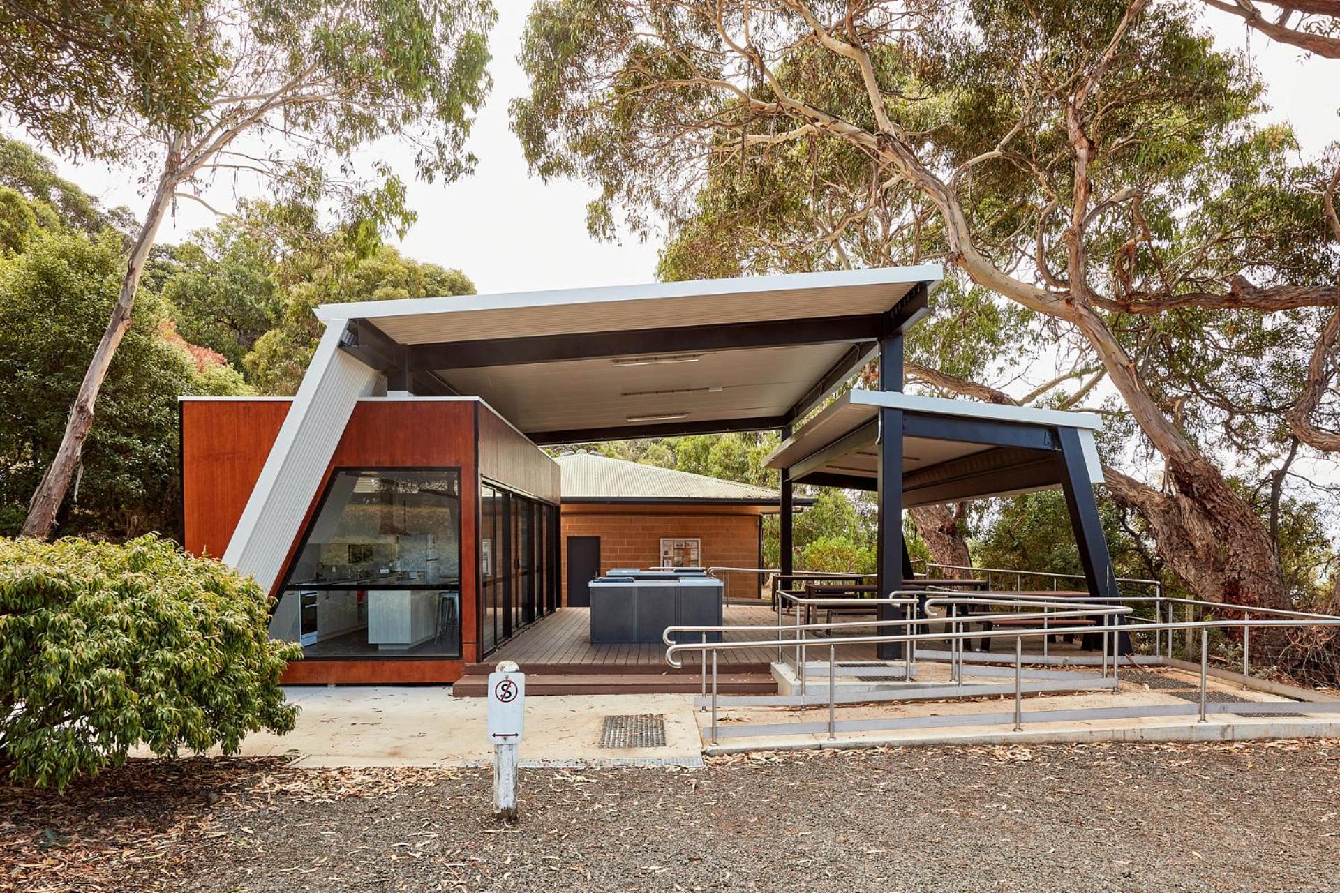 Lorne Foreshore Caravan Park